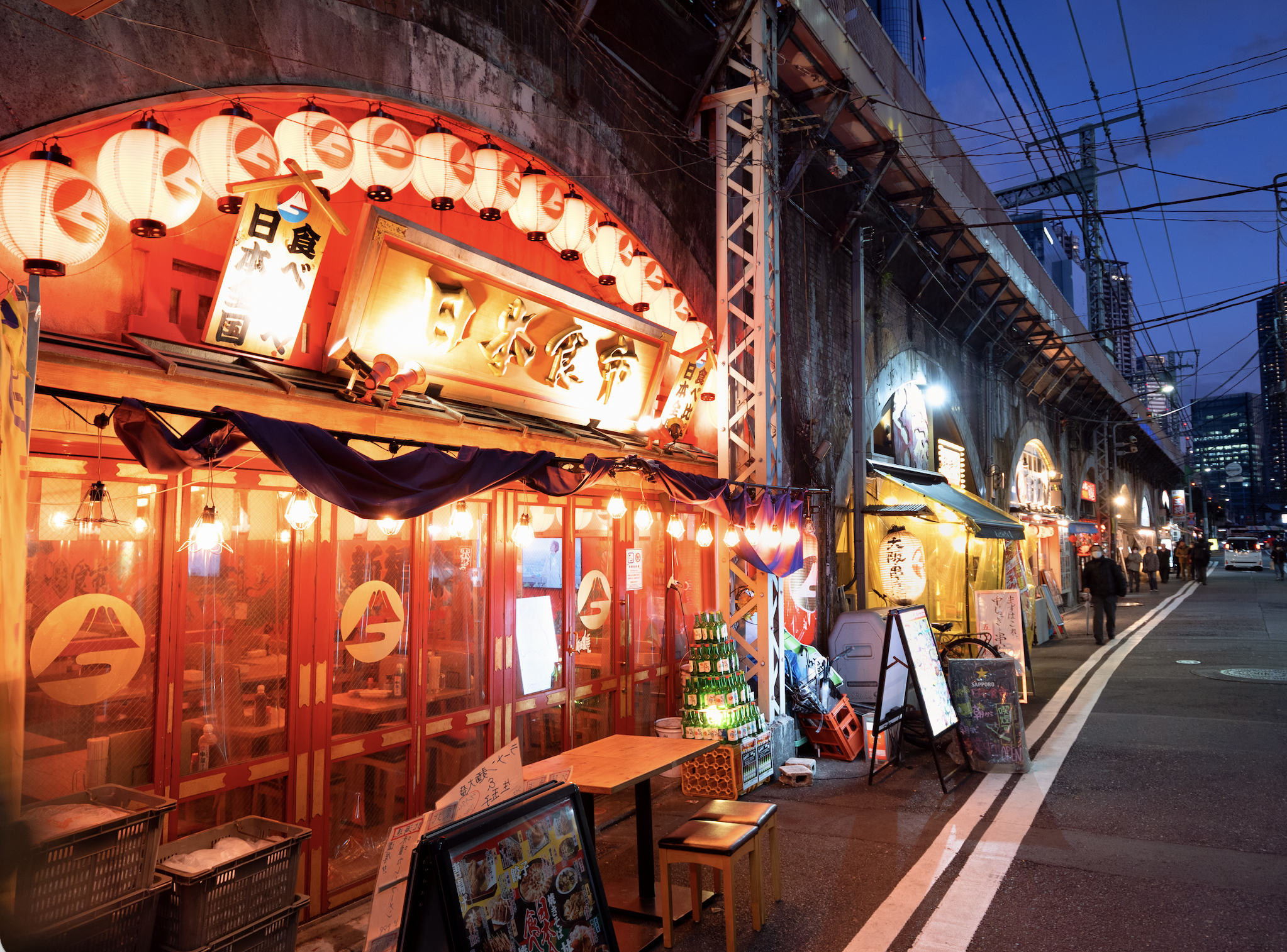 Tokyo Shinjuku After-Dark Private Tour: Golden Gai, Karaoke & Neon Streets