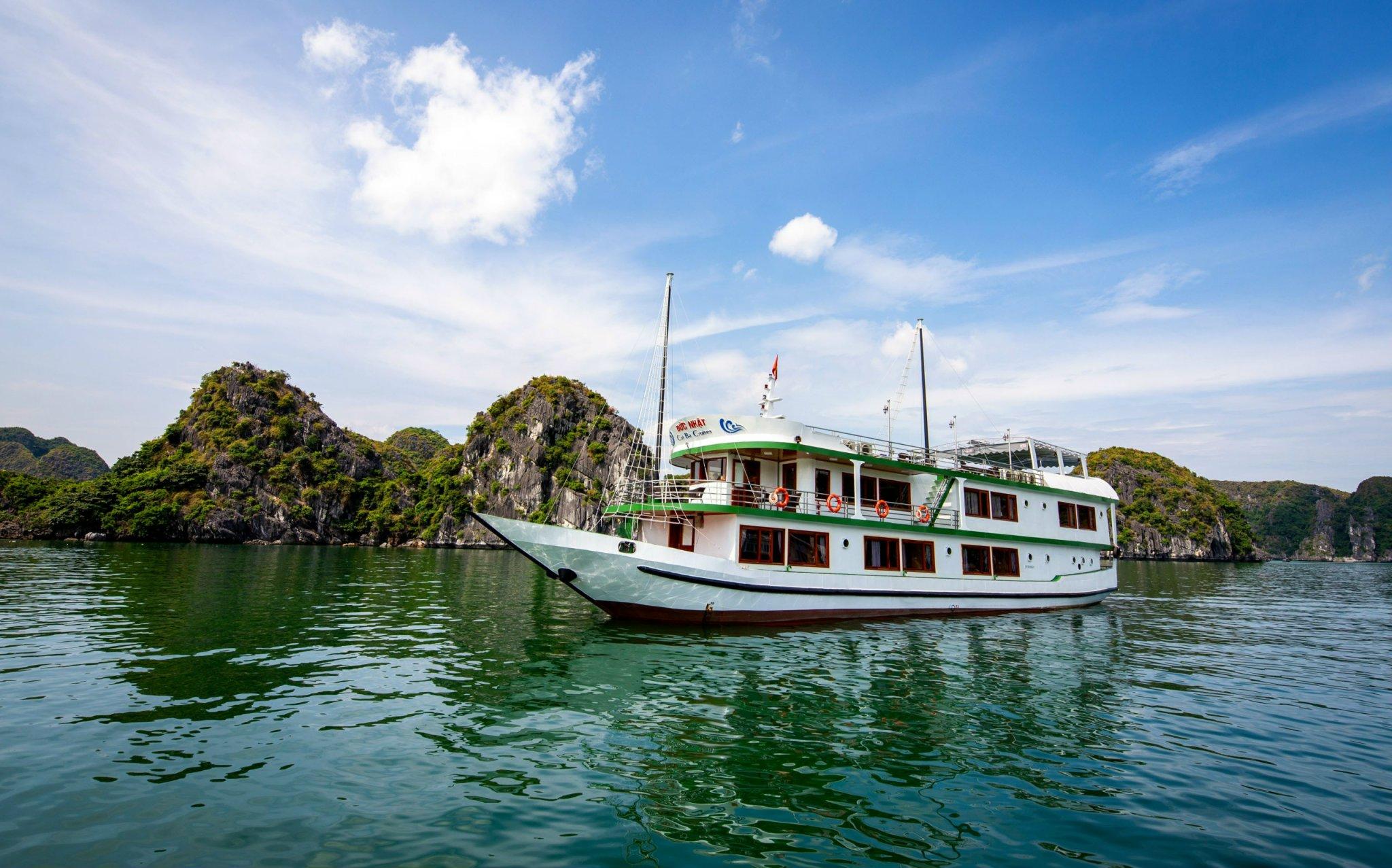 Ha Long & Lan Ha Bay 2-Day Cruise from Hanoi with All Meals