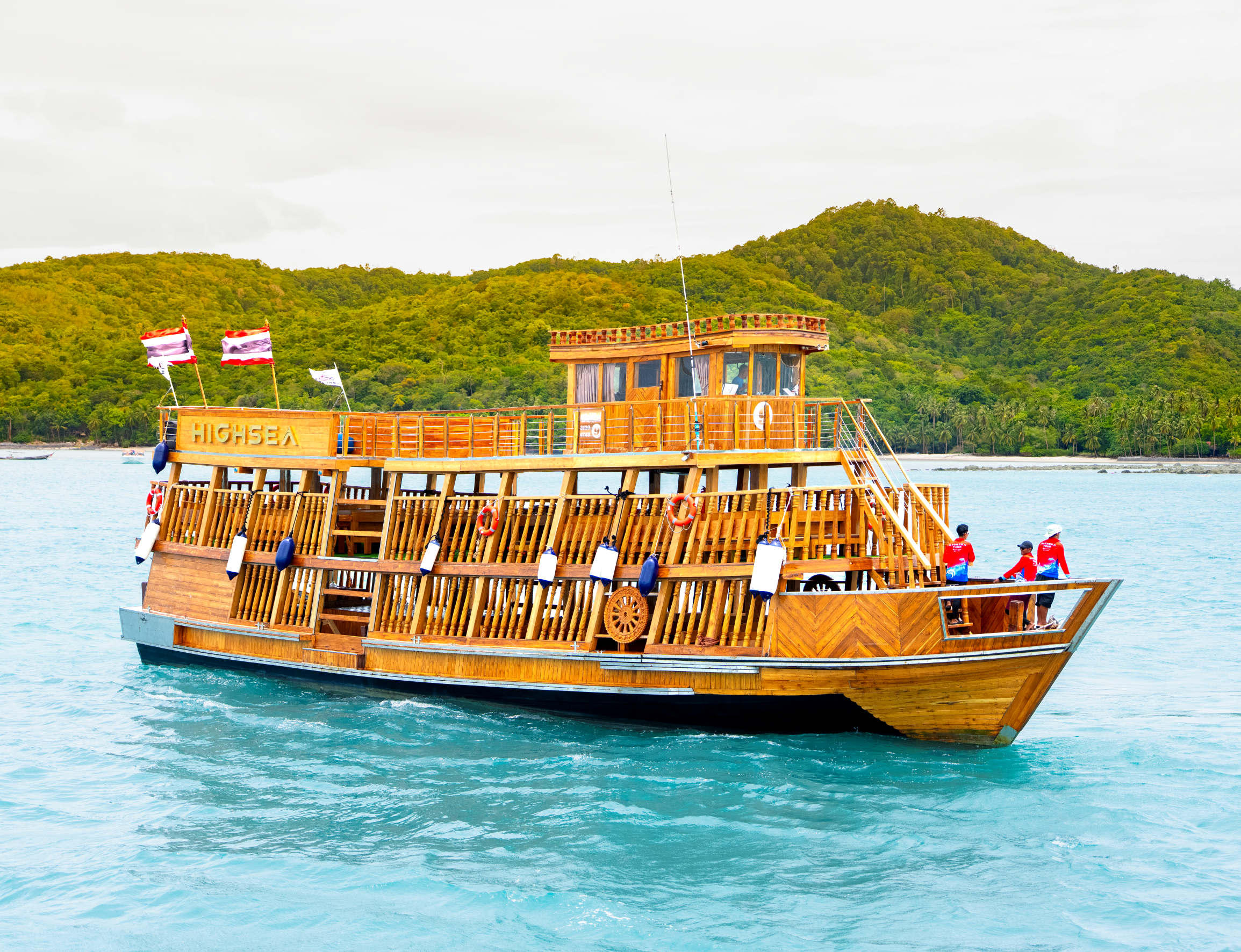Pig Island & Koh Tan Snorkeling Teak Cruise