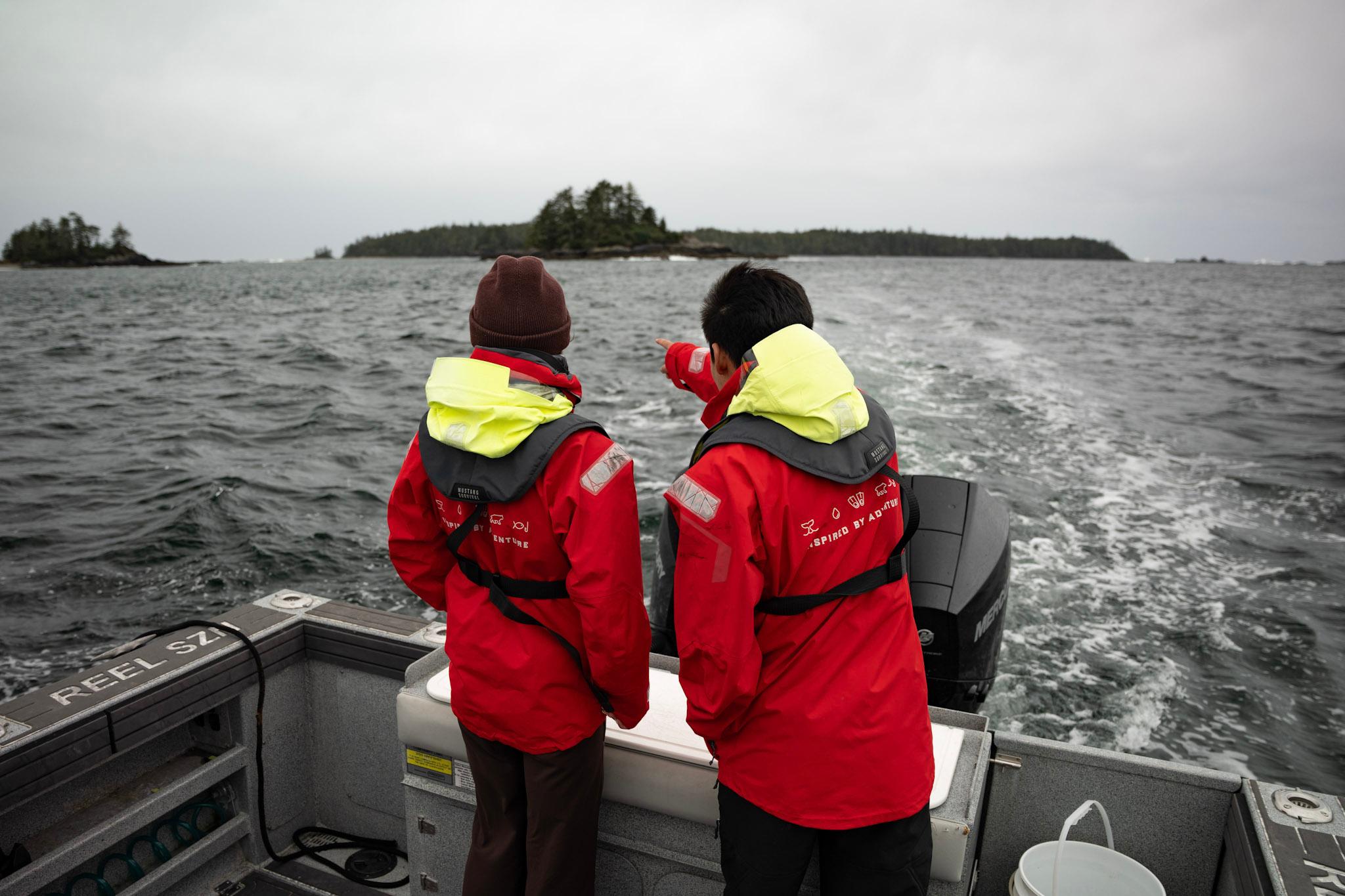 Private Tofino Boat Adventure with Big Tree Trail & Crabbing