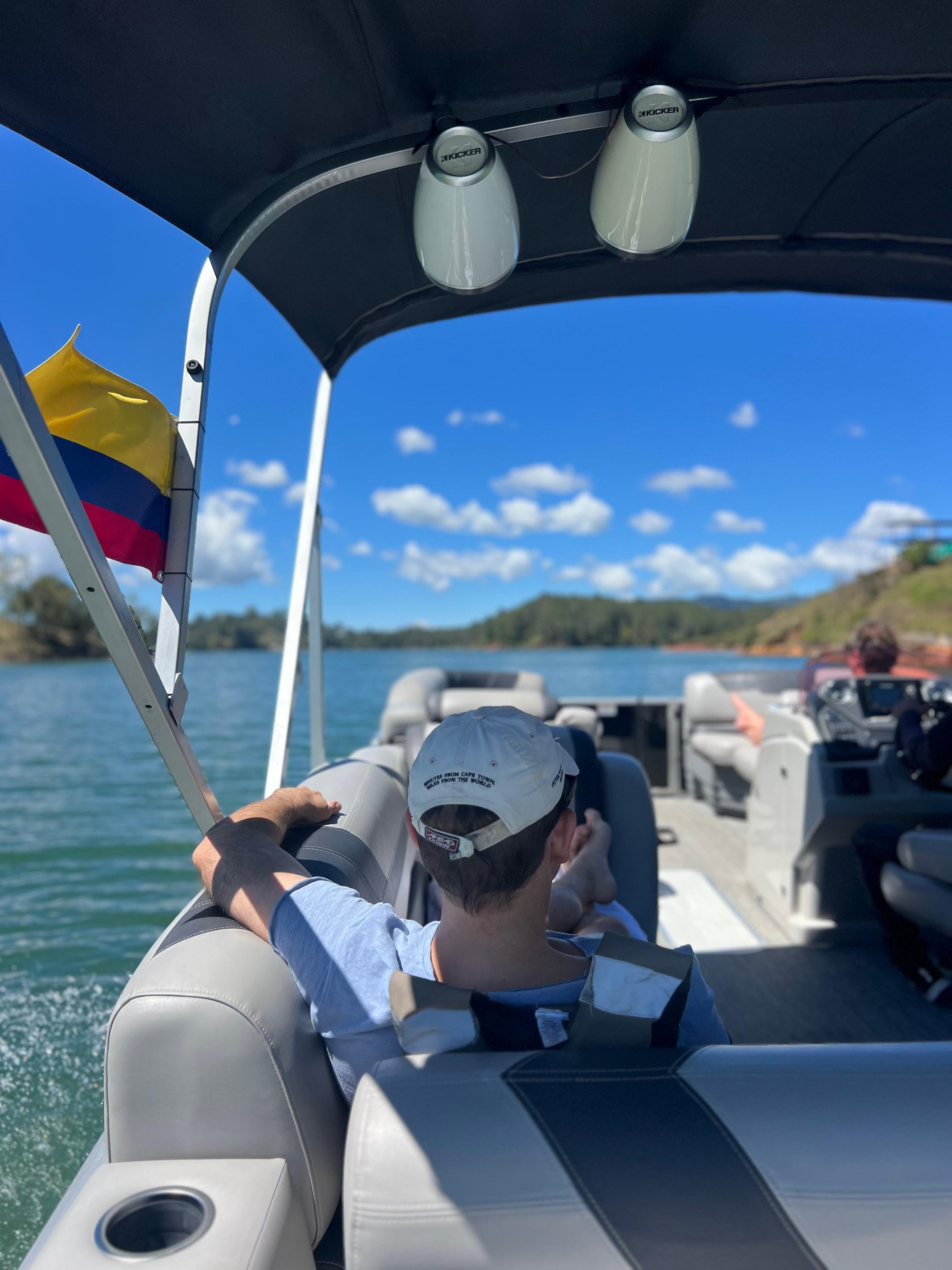 Guatapé Small-Group Day Trip with Boat Cruise & Meals
