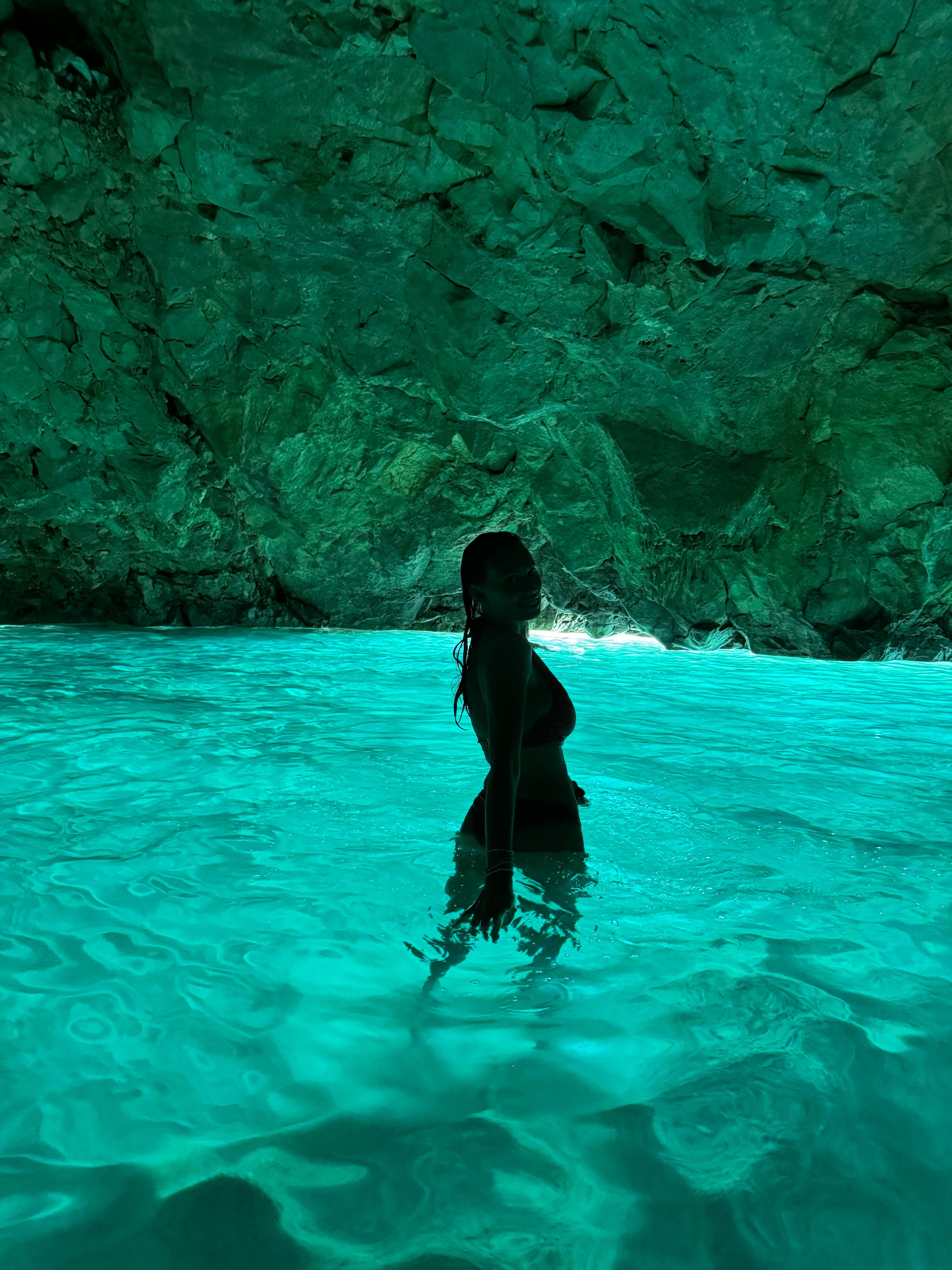 Vlore: Grama Bay & Karaburun Blue Caves Speedboat Tour