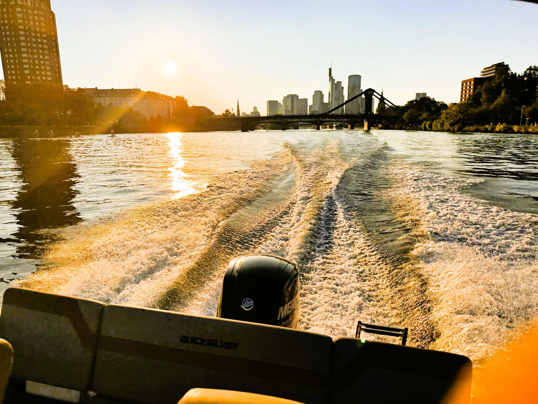 Private Sport Boat Adventure with Frankfurt Skyline Views