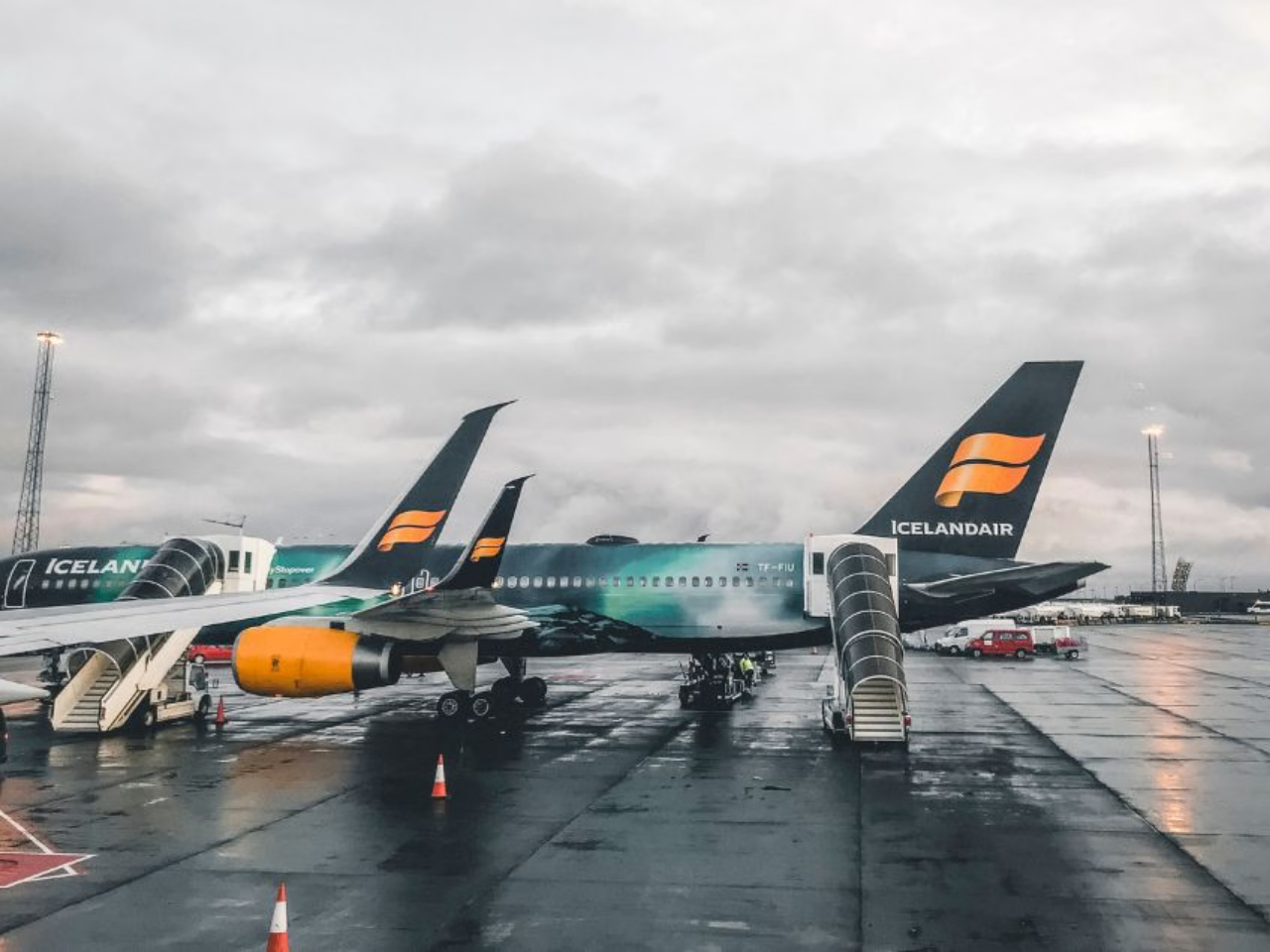 Private airport transfer vehicle from Keflavik (KEF) to Reykjavik, Iceland