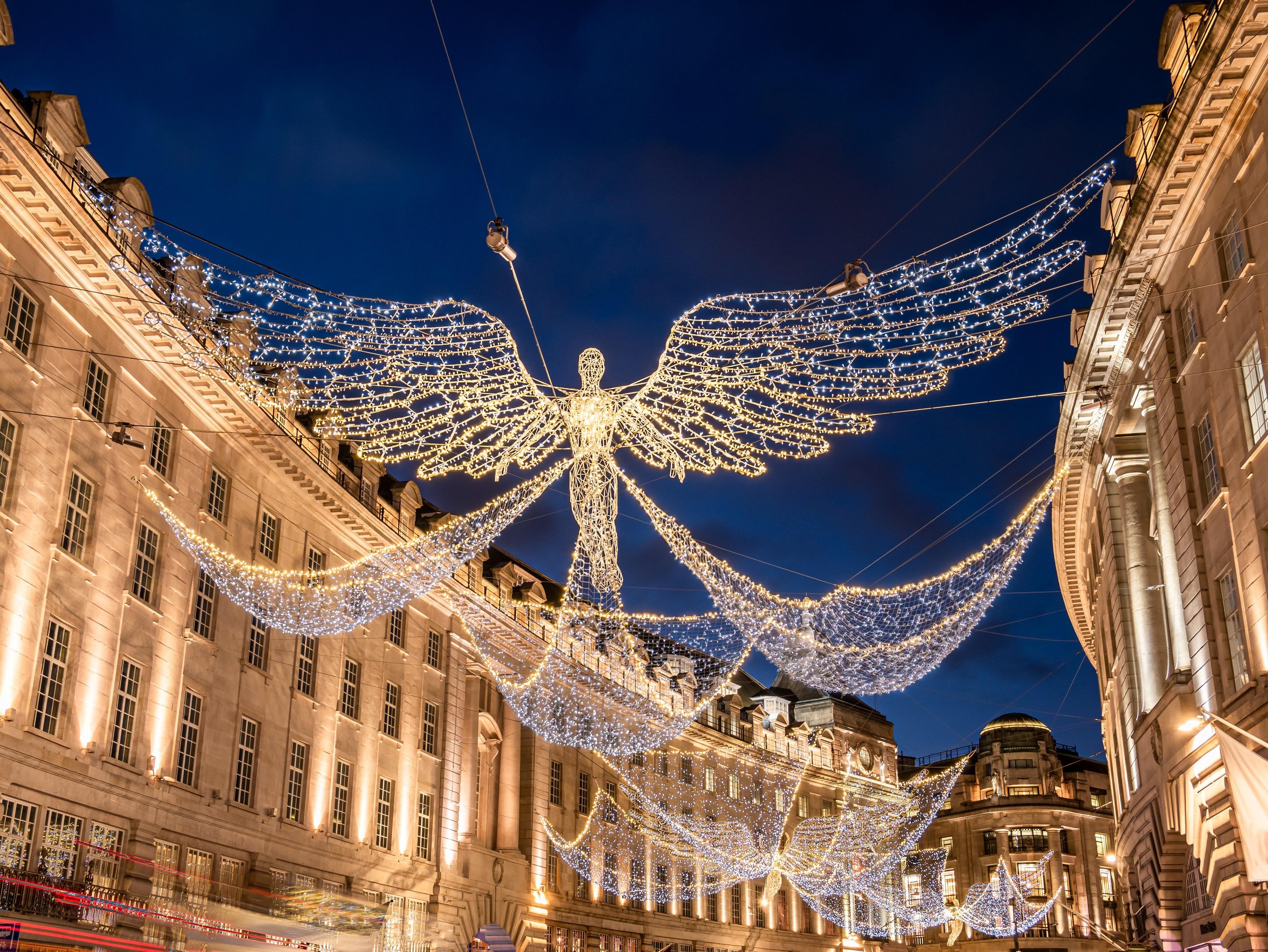 London Christmas Lights Panoramic Coach Tour