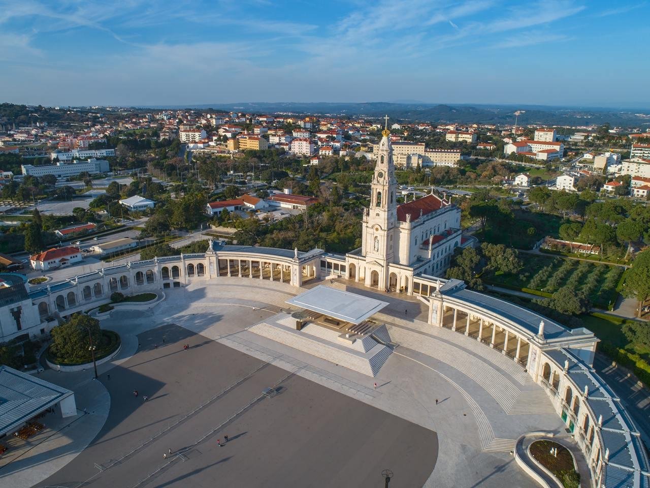 Fátima, Batalha, Nazaré & Óbidos Small-Group Day Tour from Lisbon
