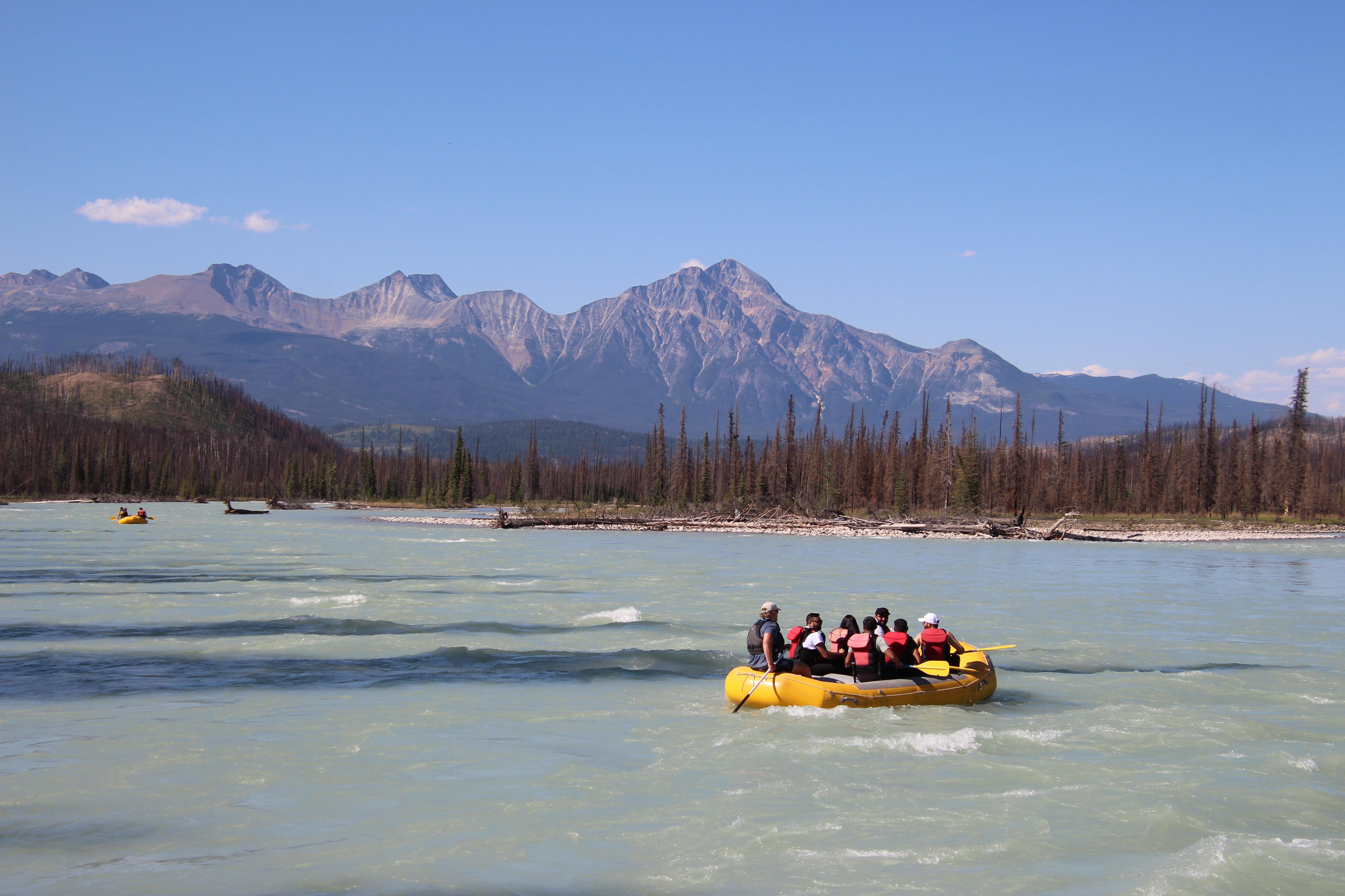 Jasper National Park: 2-Hour Athabasca River Whitewater Rafting