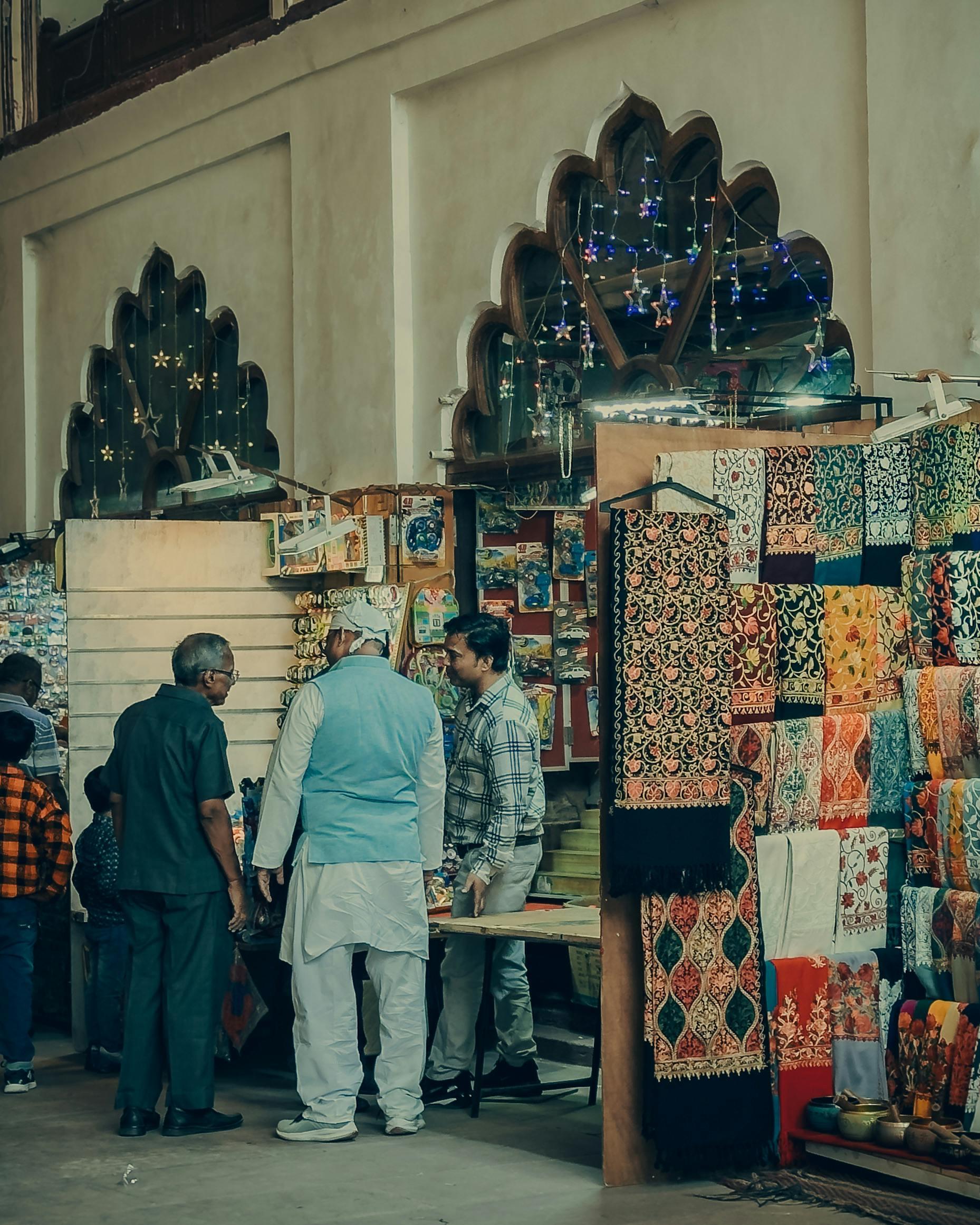 Delhi Personal Shopping Tour with Local Female Expert