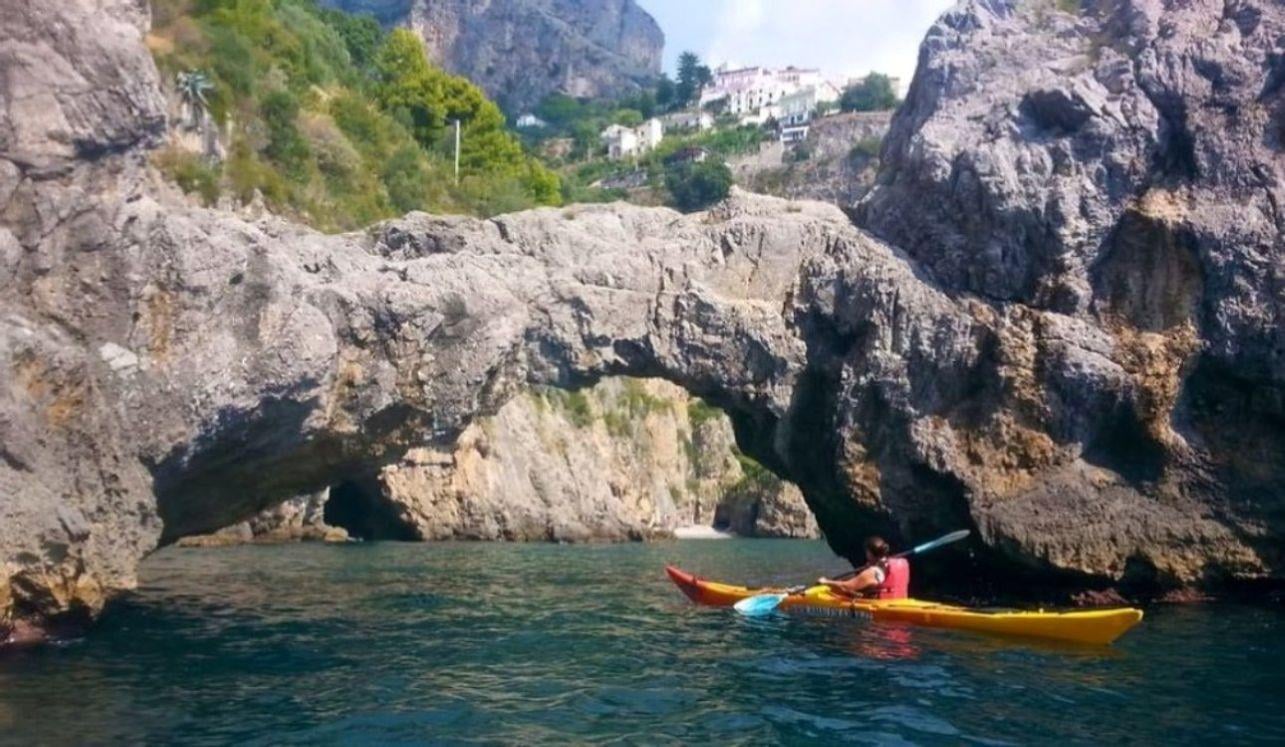 Private Full-Day Amalfi Coast Boat Tour from Positano or Praiano