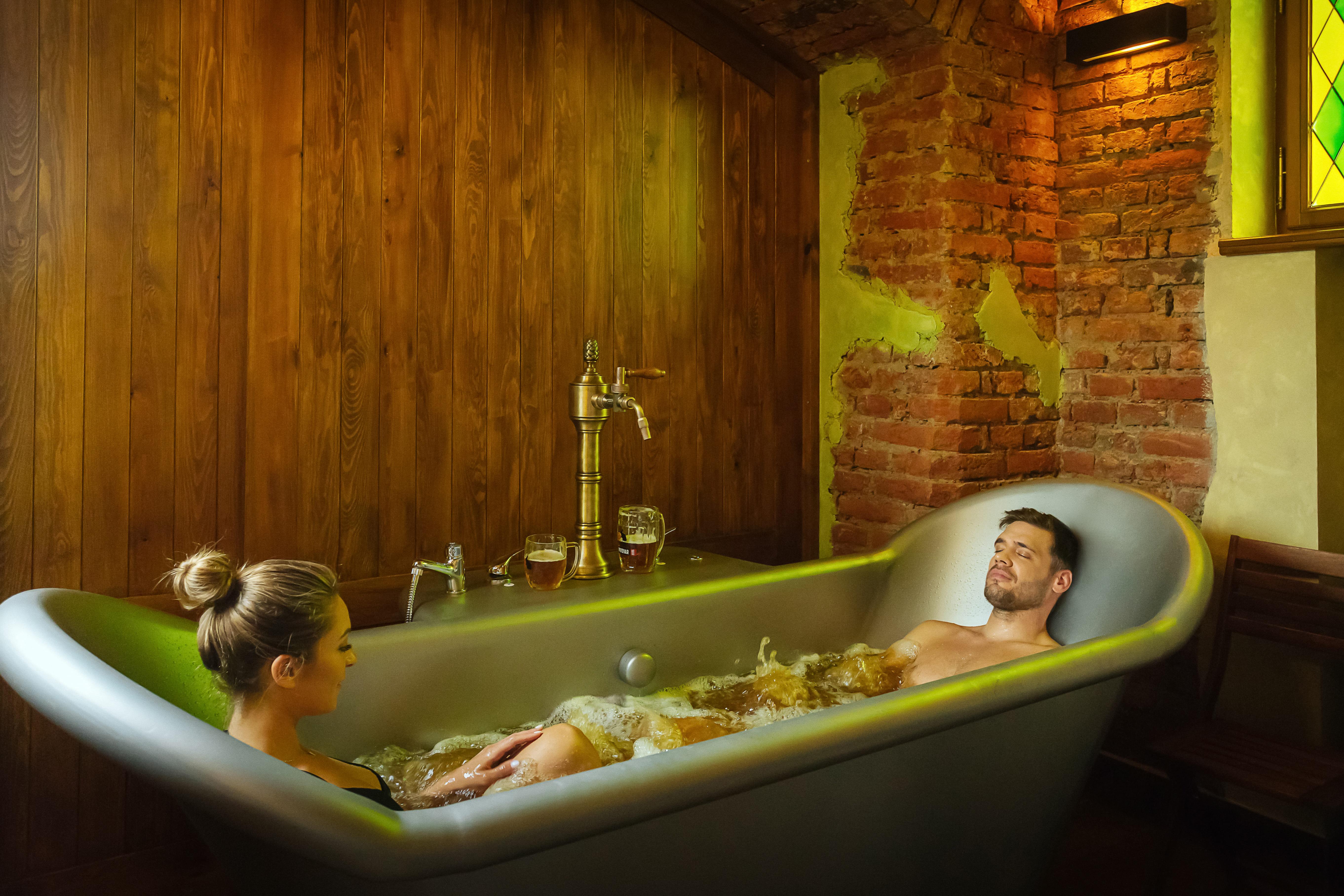 Beer Baths Letna, the beer and wine spa at Dobrovskeho 951/44 in Prague 7 - whirlpool tub, salt cave and lounge (2 of 18)