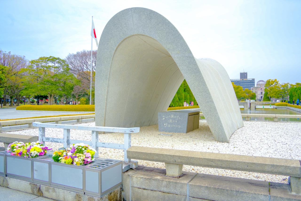 Hiroshima and Miyajima Guided Day Tour by Bullet Train
