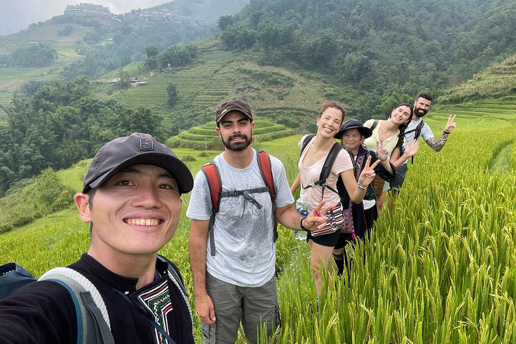 Sapa Trek: 2-Day Homestay Adventure with Overnight Bus
