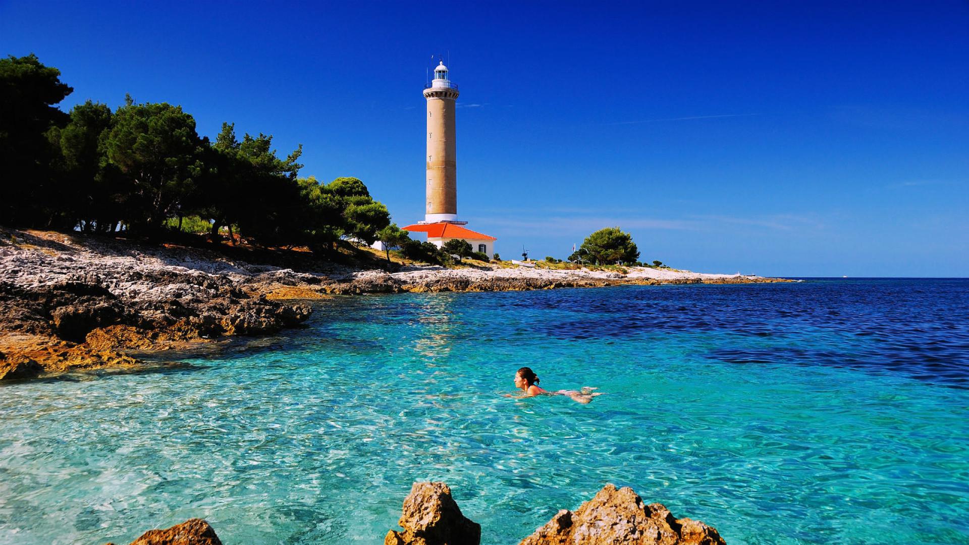 Dugi Otok & Ugljan Speedboat Tour: Blue Cave, Saharun Beach & Sunken Ship