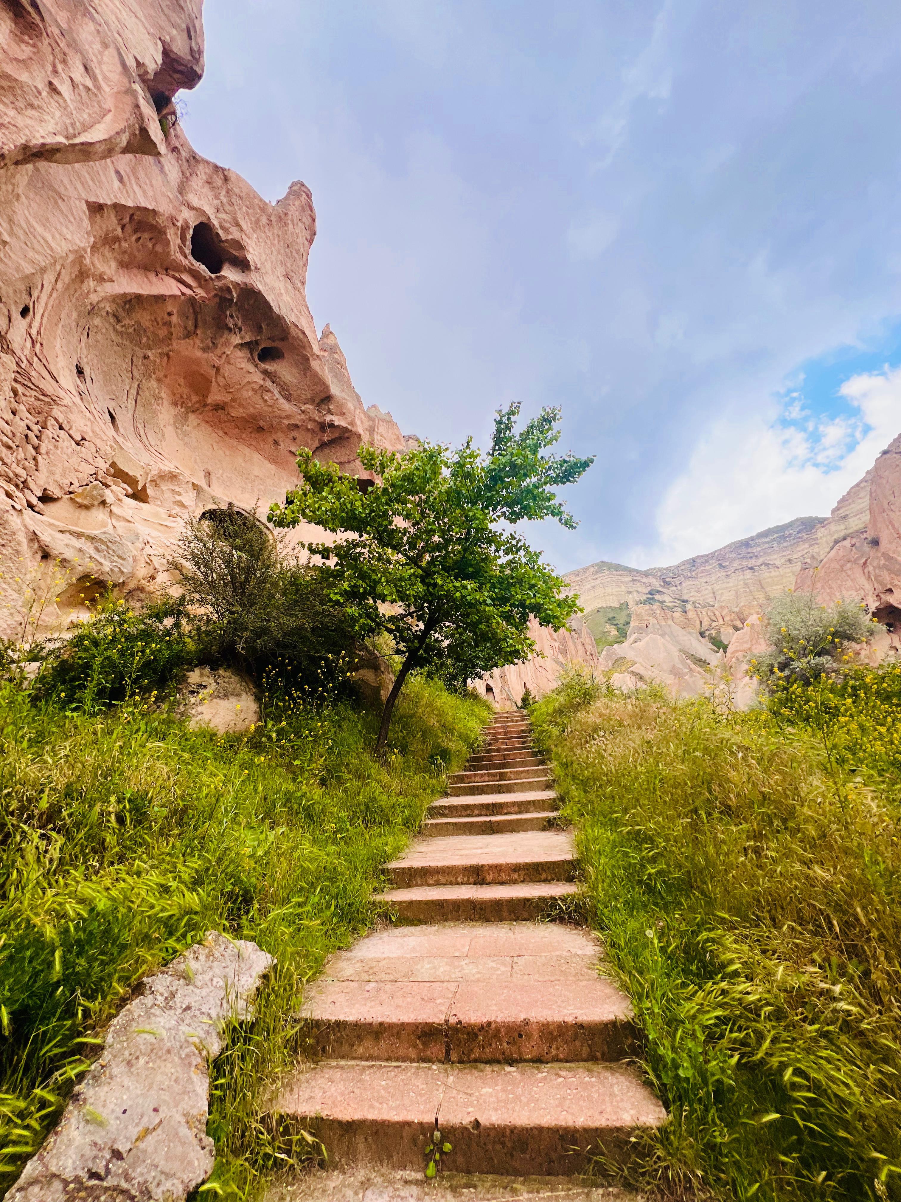 Cappadocia Red Tour: Zelve, Scenic Valleys & Avanos Pottery