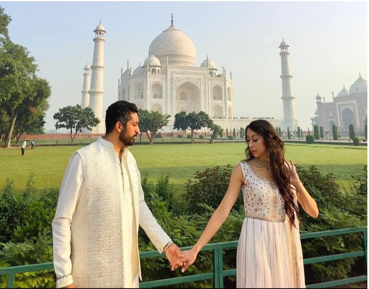 Taj Mahal & Agra Fort Group Day Trip from Delhi