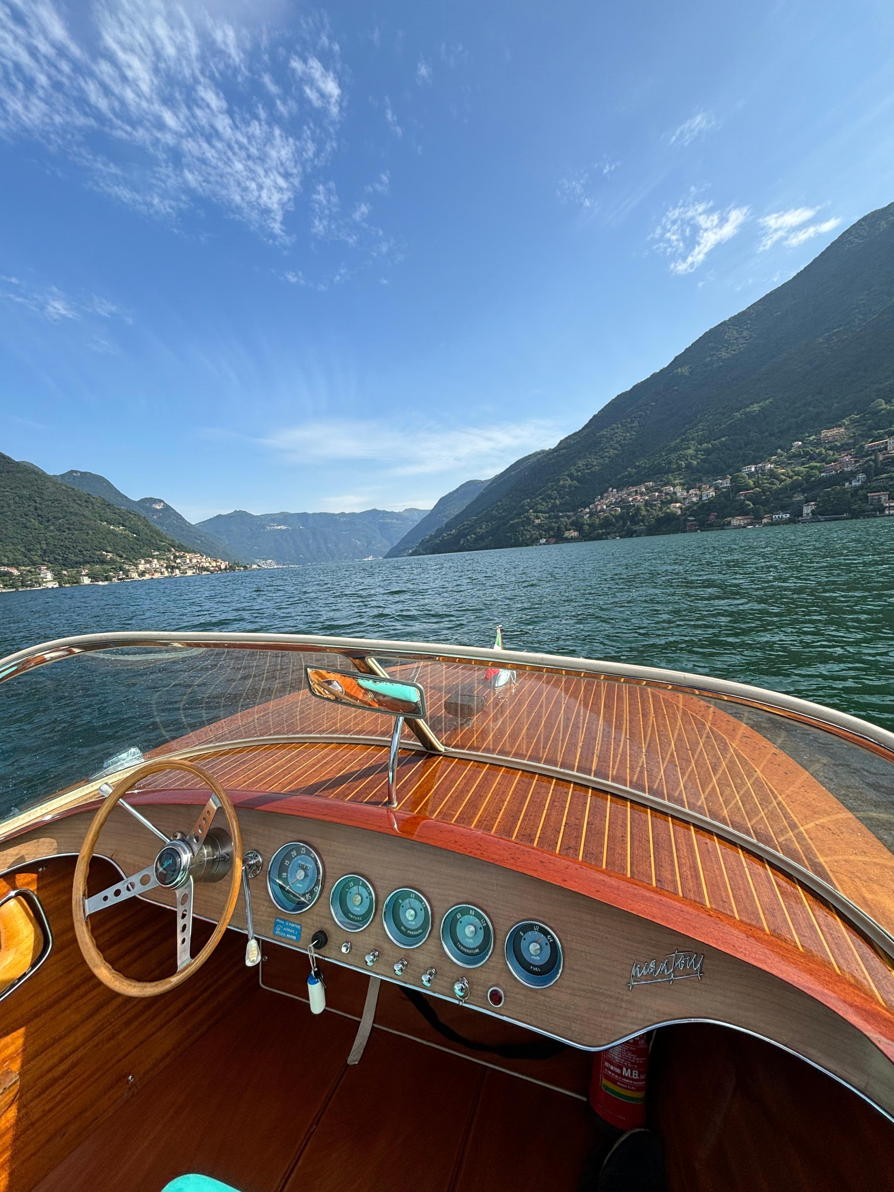 Vintage Wooden Boat Journey on Lake Como with Prosecco