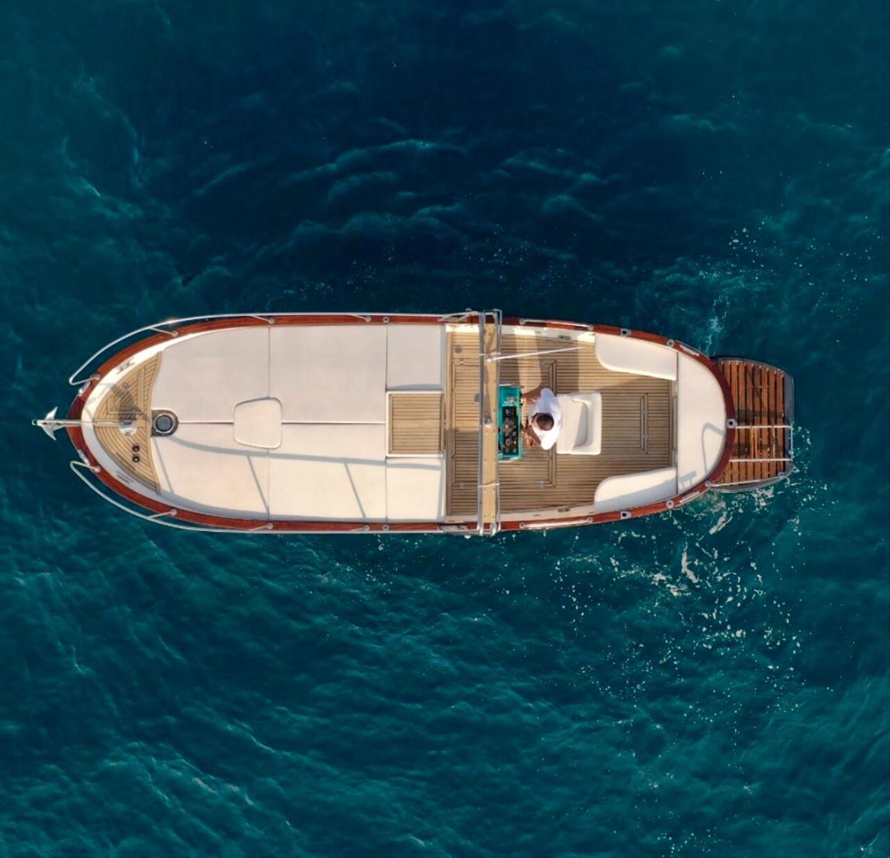 Private Gozzo Boat Tour of the Amalfi Coast - 4 Hours