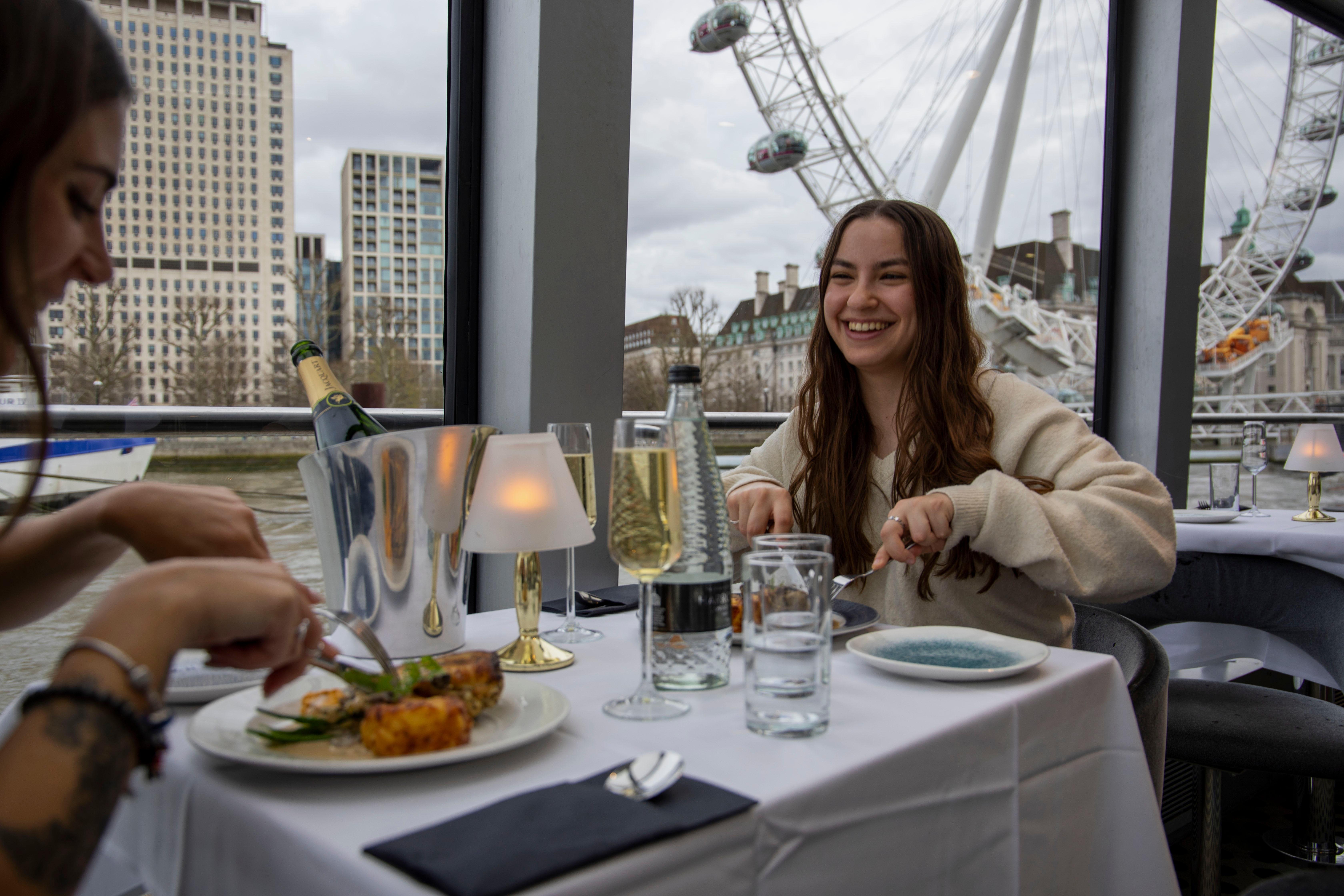 Thames lunch cruise from Tower Pier — image 8