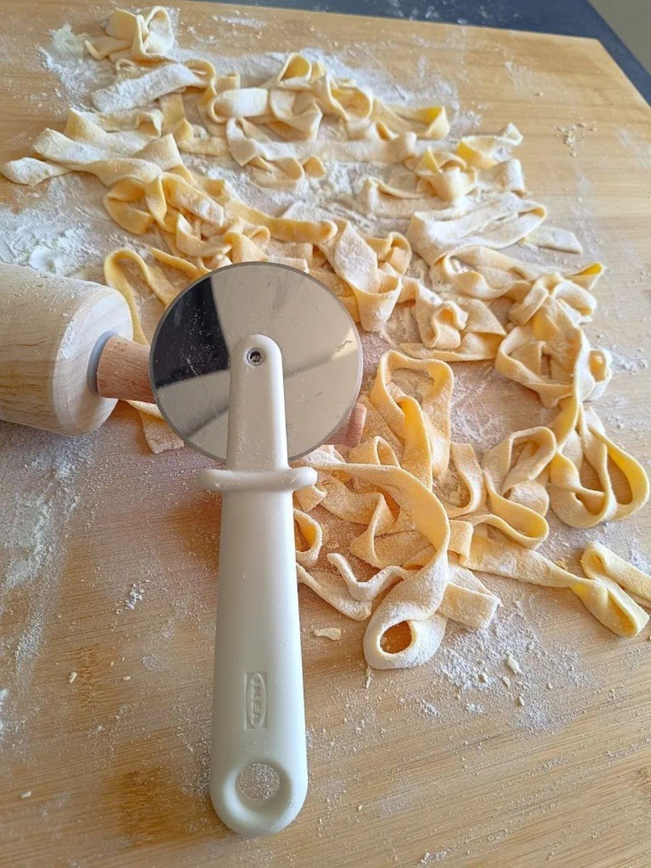 Frascati Hands-On Pasta Making & Local Wine Class