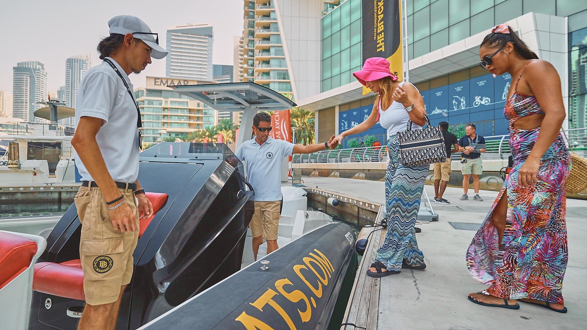 Dubai Marina Speed Boat Tour: Atlantis & Burj Al Arab Views