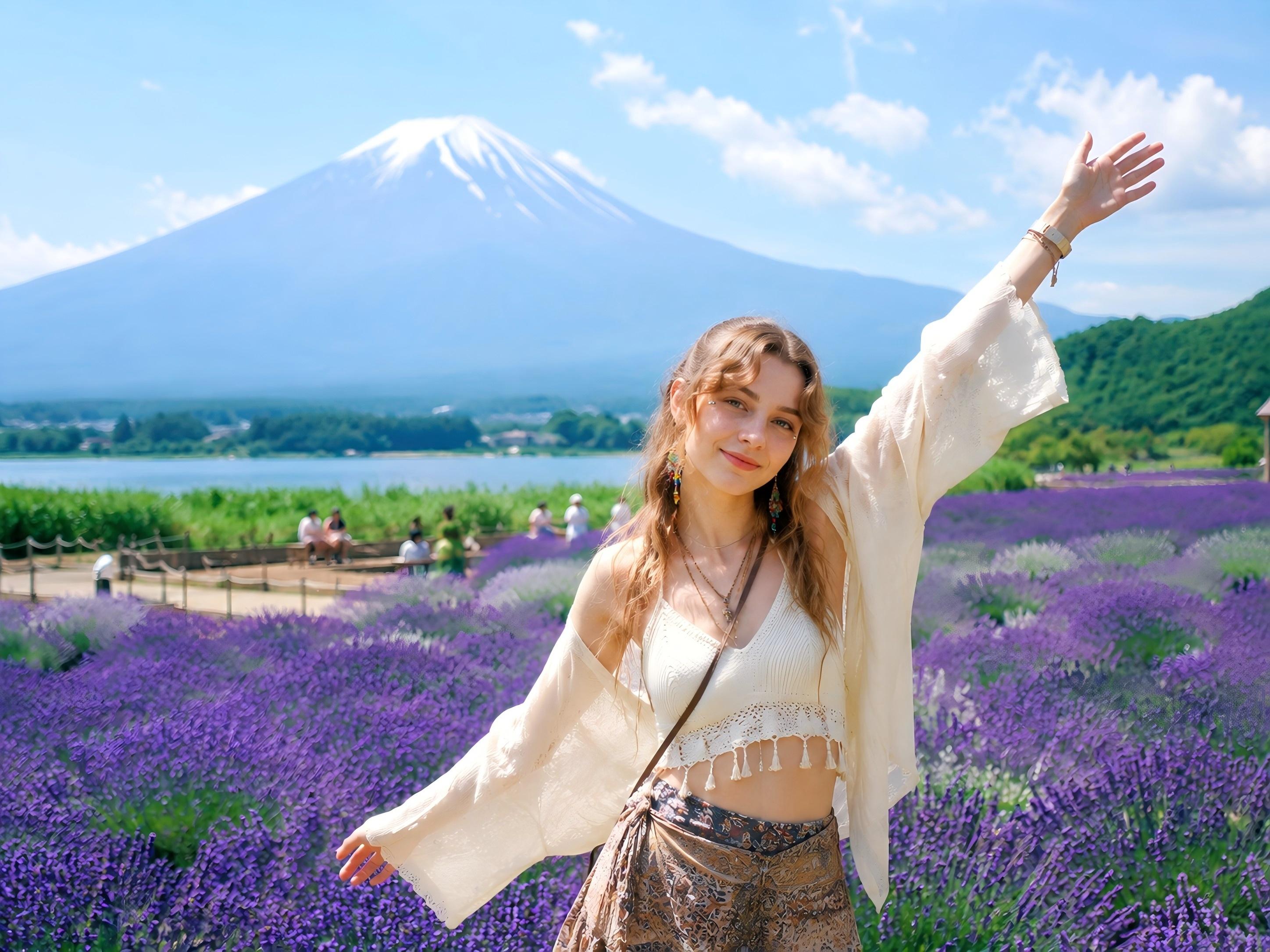 Mt Fuji, Chureito Pagoda & Lake Kawaguchi Day Trip from Tokyo