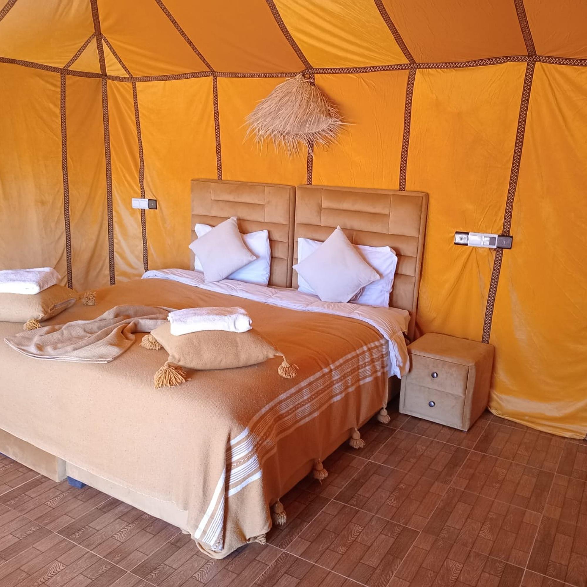 Merzouga Sahara Overnight: Camel Trek & Luxury Desert Camp