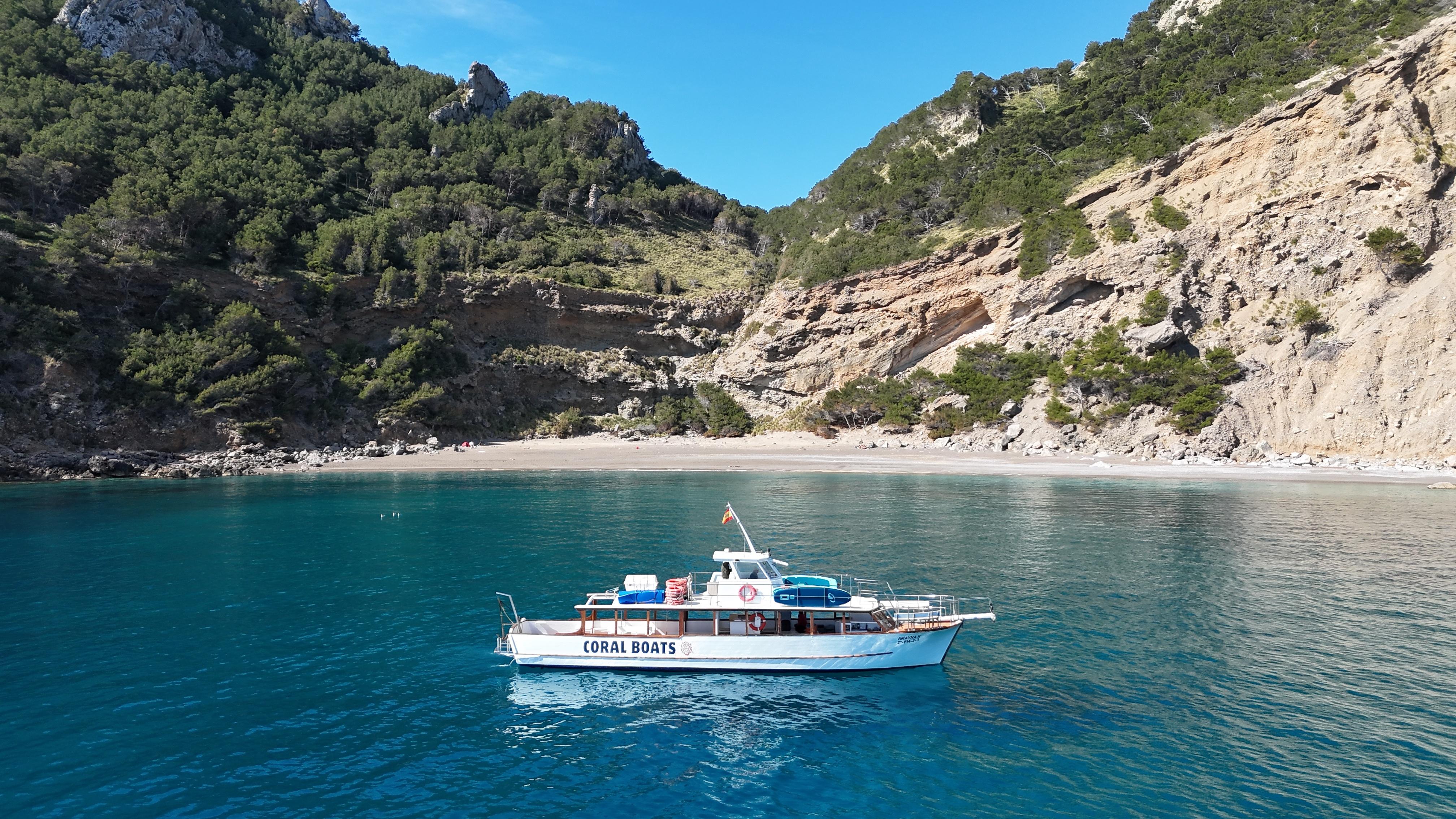 Alcúdia Bay Morning Boat Trip with Snorkeling & Tapas