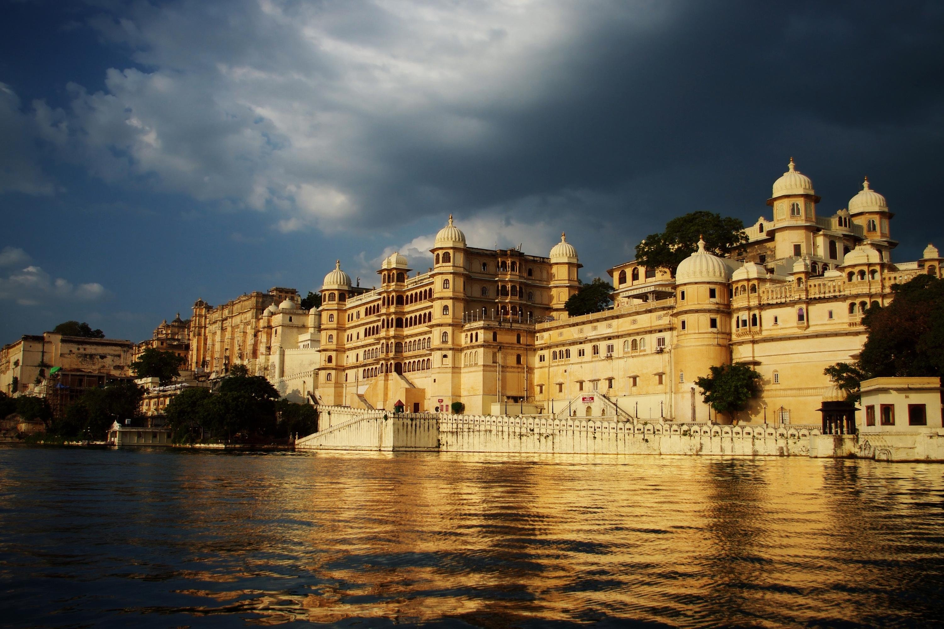 2-Day Private Rajasthan Heritage Tour: Udaipur, Kumbhalgarh & Ranakpur