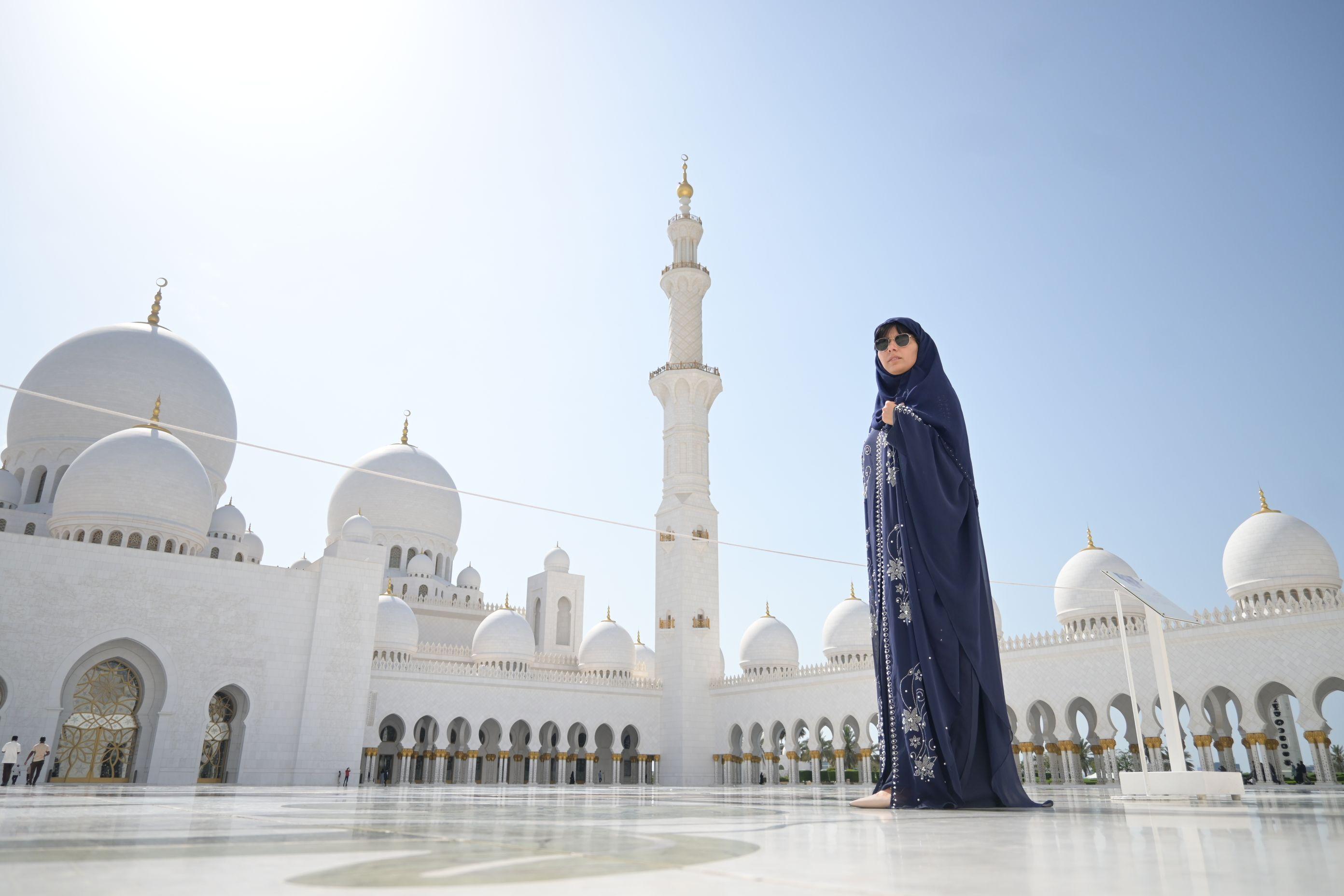 Abu Dhabi Day Trip from Dubai with Warner Bros. World Ticket