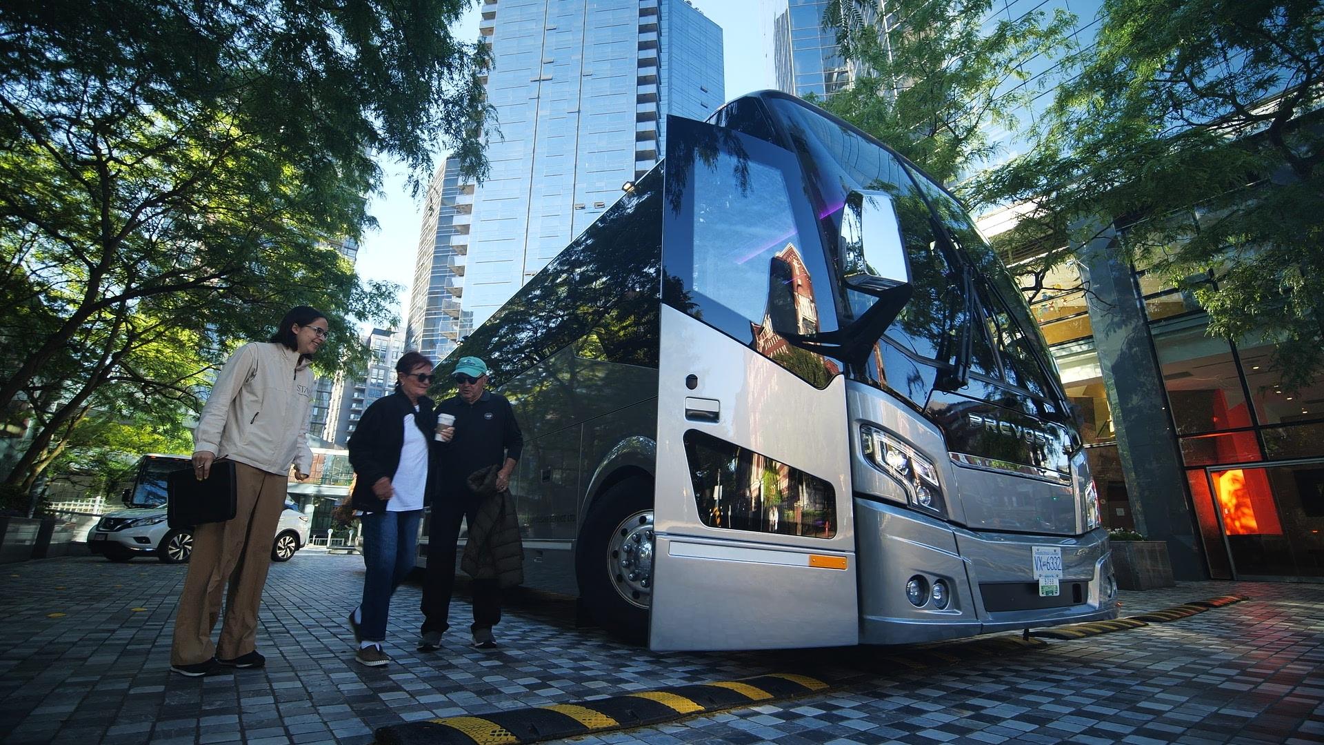 From Vancouver: Victoria Tour with Ferry & Butchart Gardens