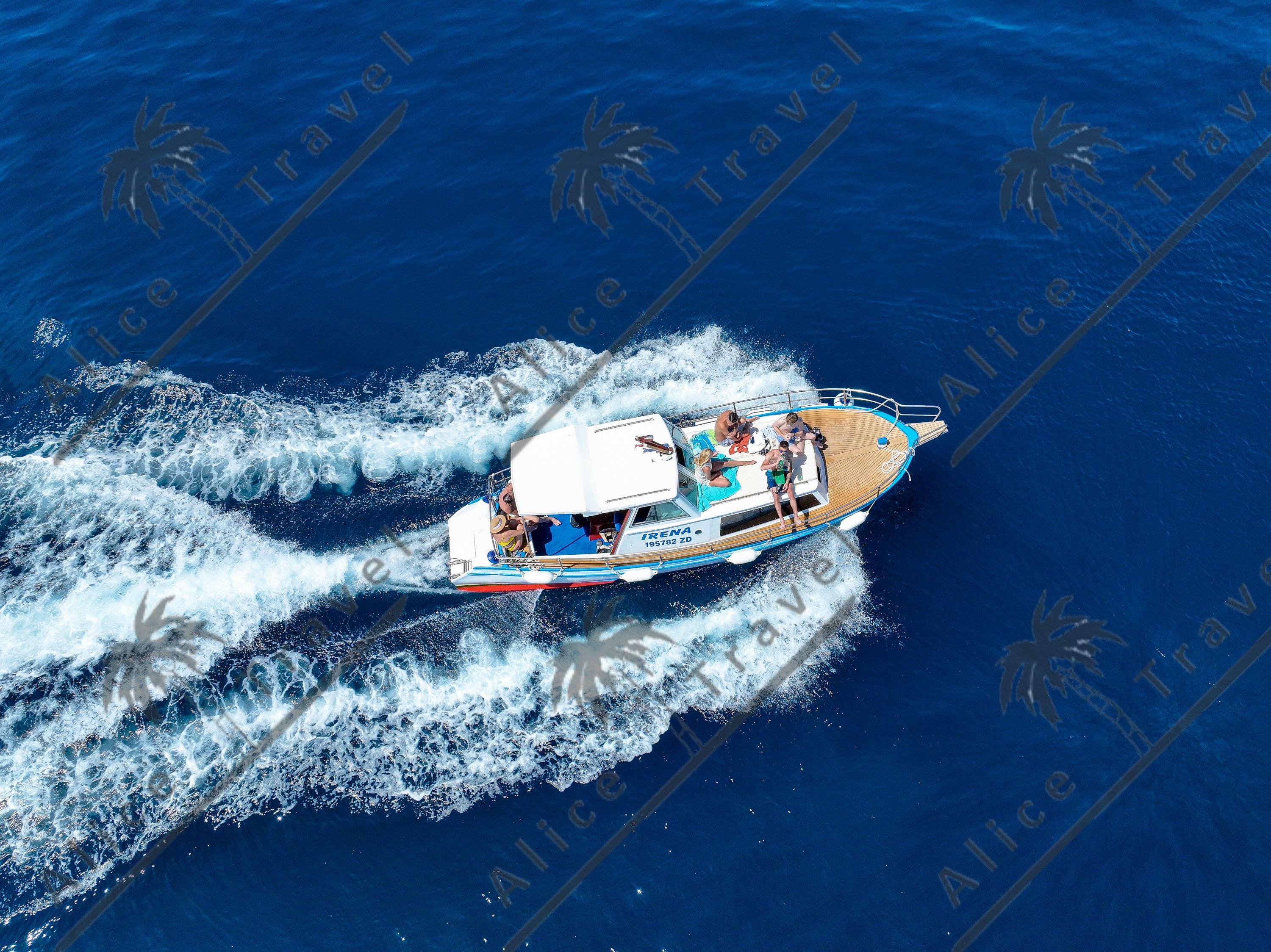 Private Island Hopping Boat Tour from Zadar with Drinks