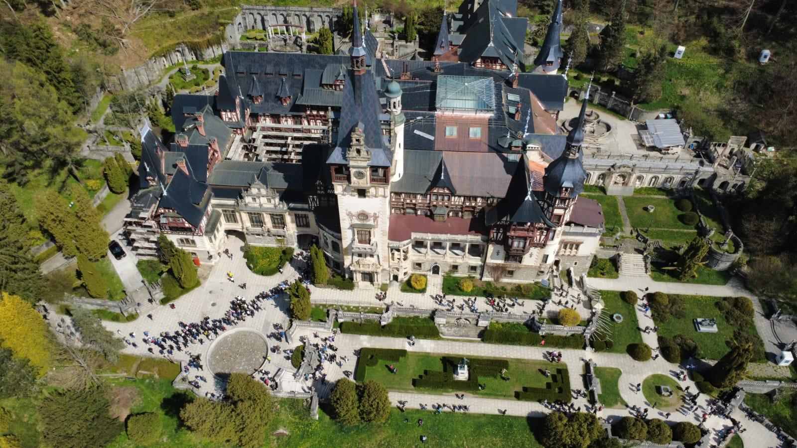 Transylvanian Highlights: Peles, Bran & Brasov Day Trip