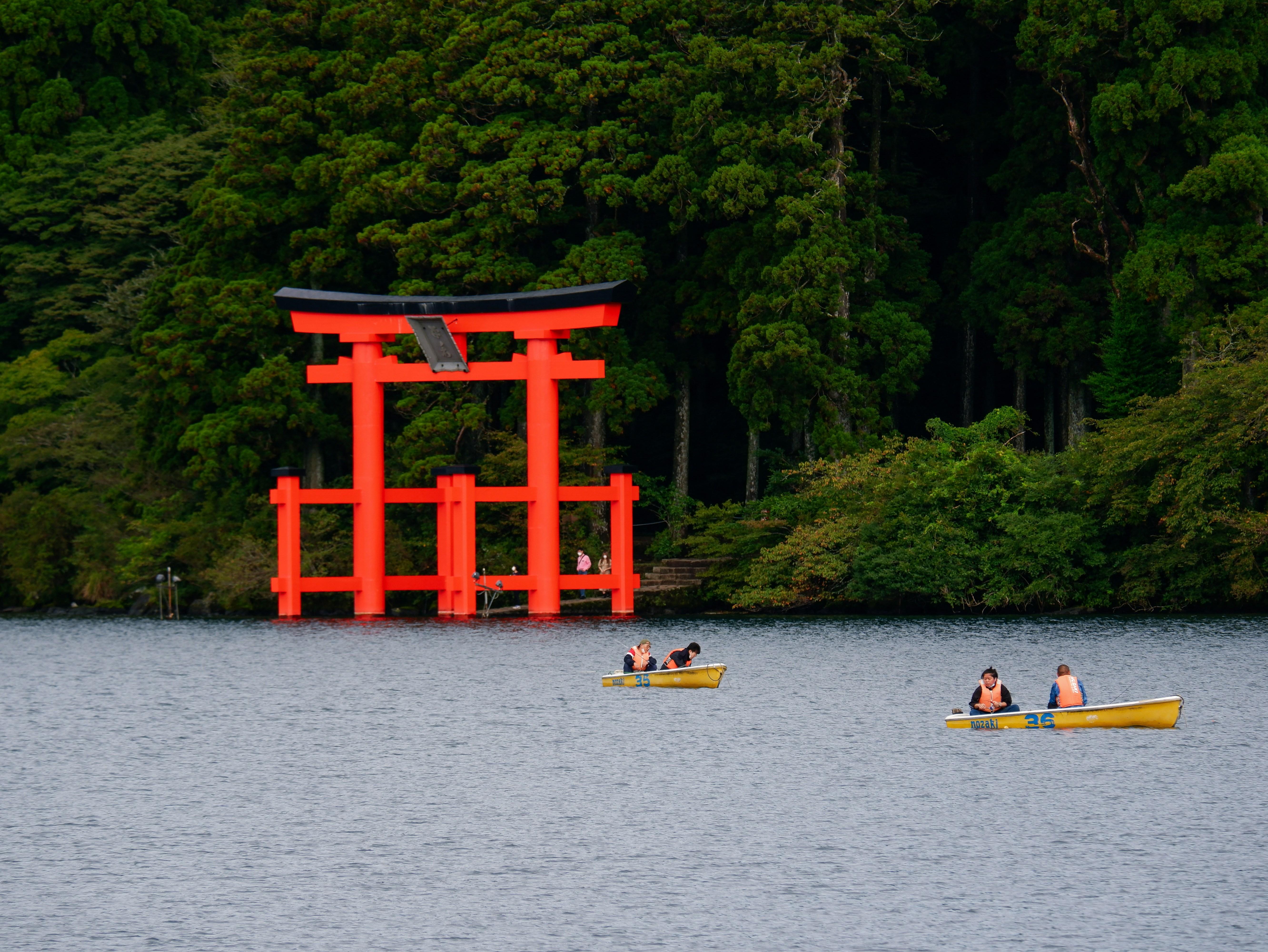 Mt. Fuji & Hakone Full-Day Tour with Ropeway & Lake Ashi Cruise
