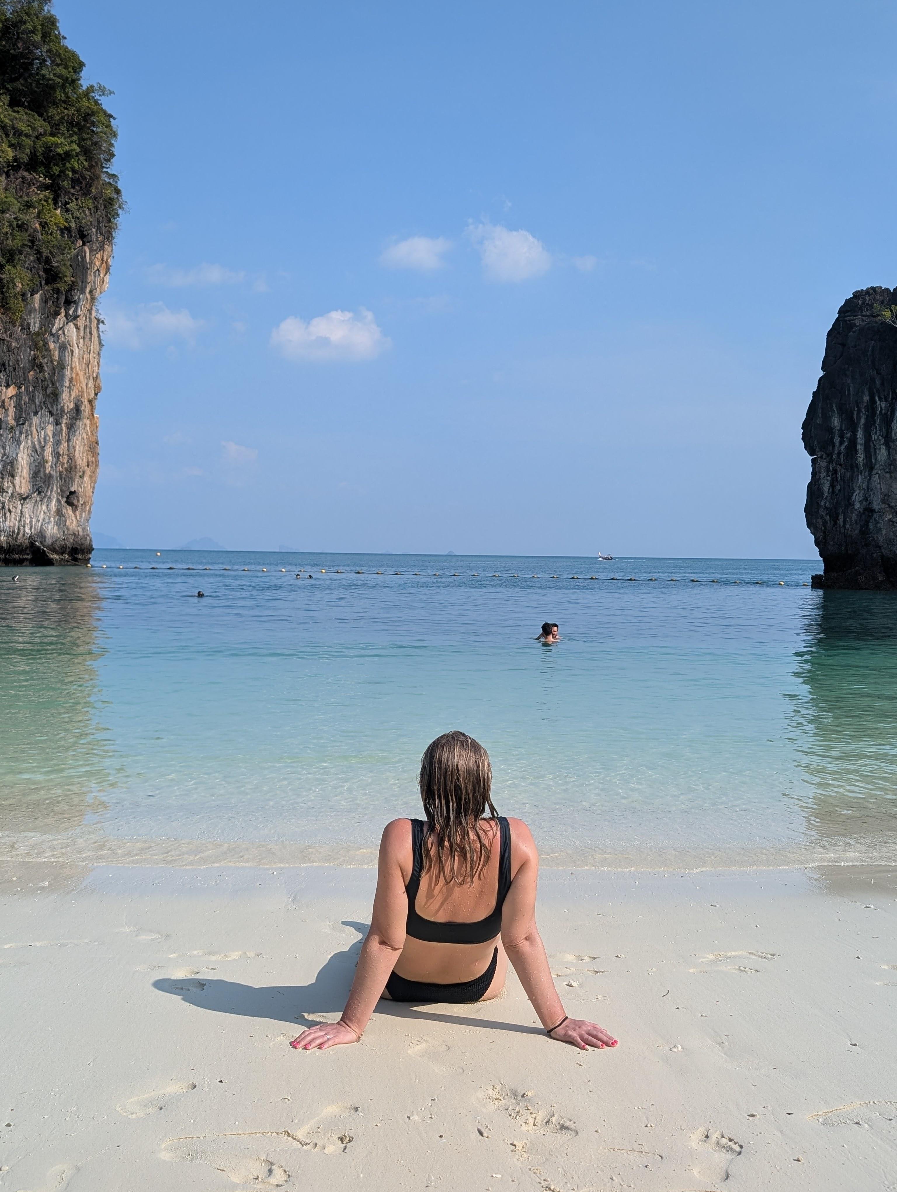 Krabi: Semi-Private Speedboat Tour to James Bond & Hong Islands