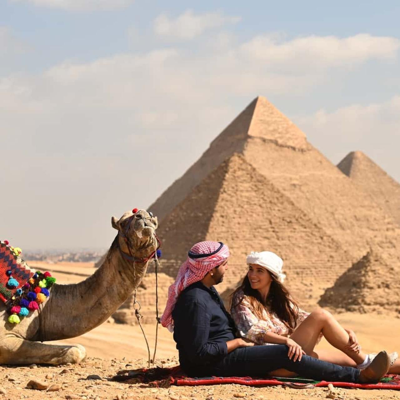 Private Giza Pyramids & Sphinx Tour with Camel Excursion