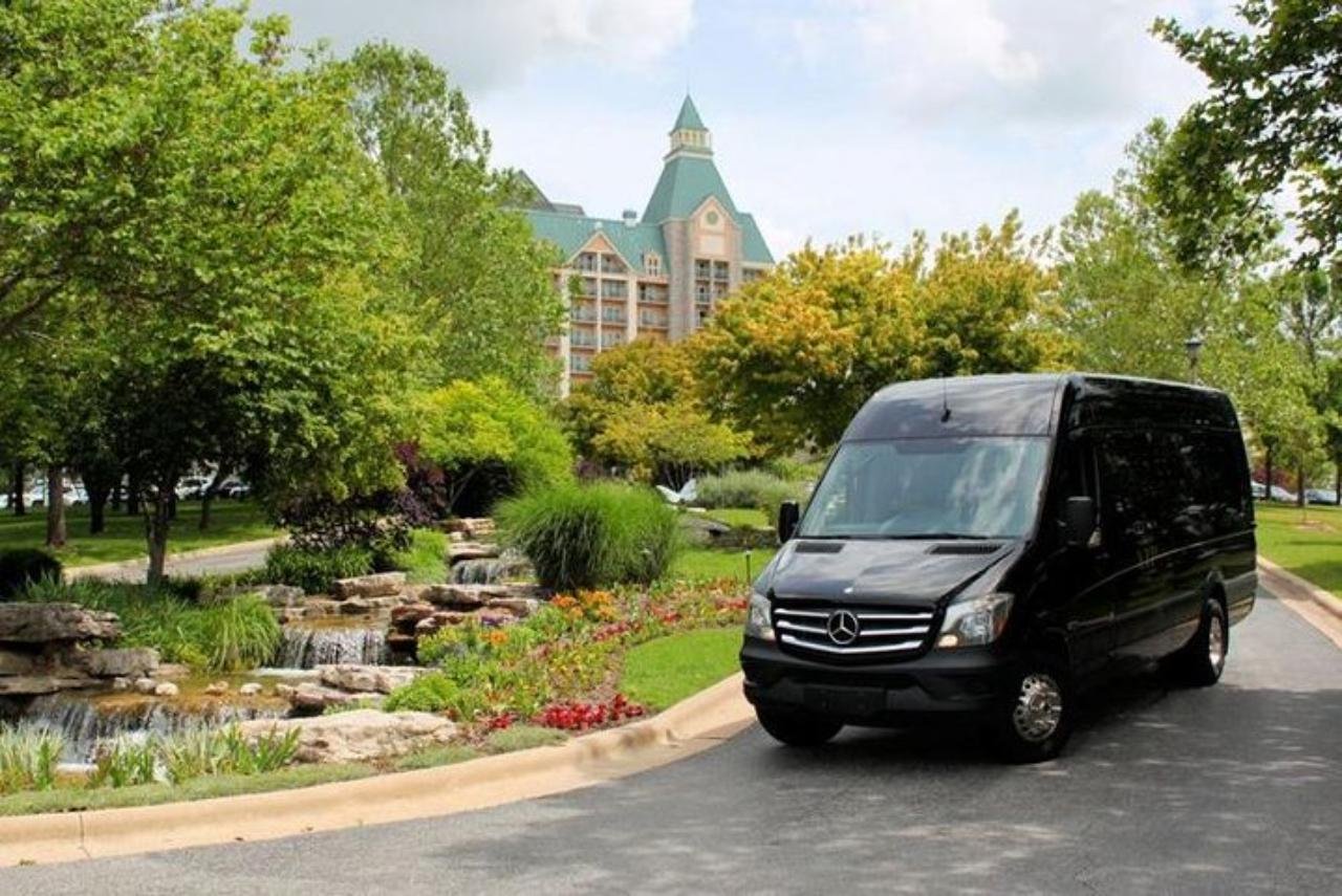 Branson Historical & Scenic Van Tour