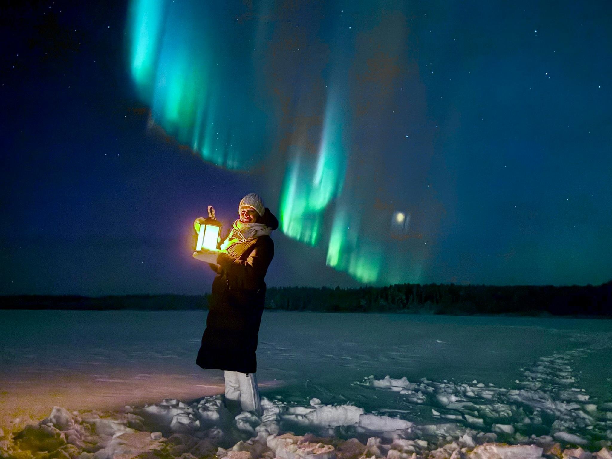 Private Lake Aurora Hunt with Local Family