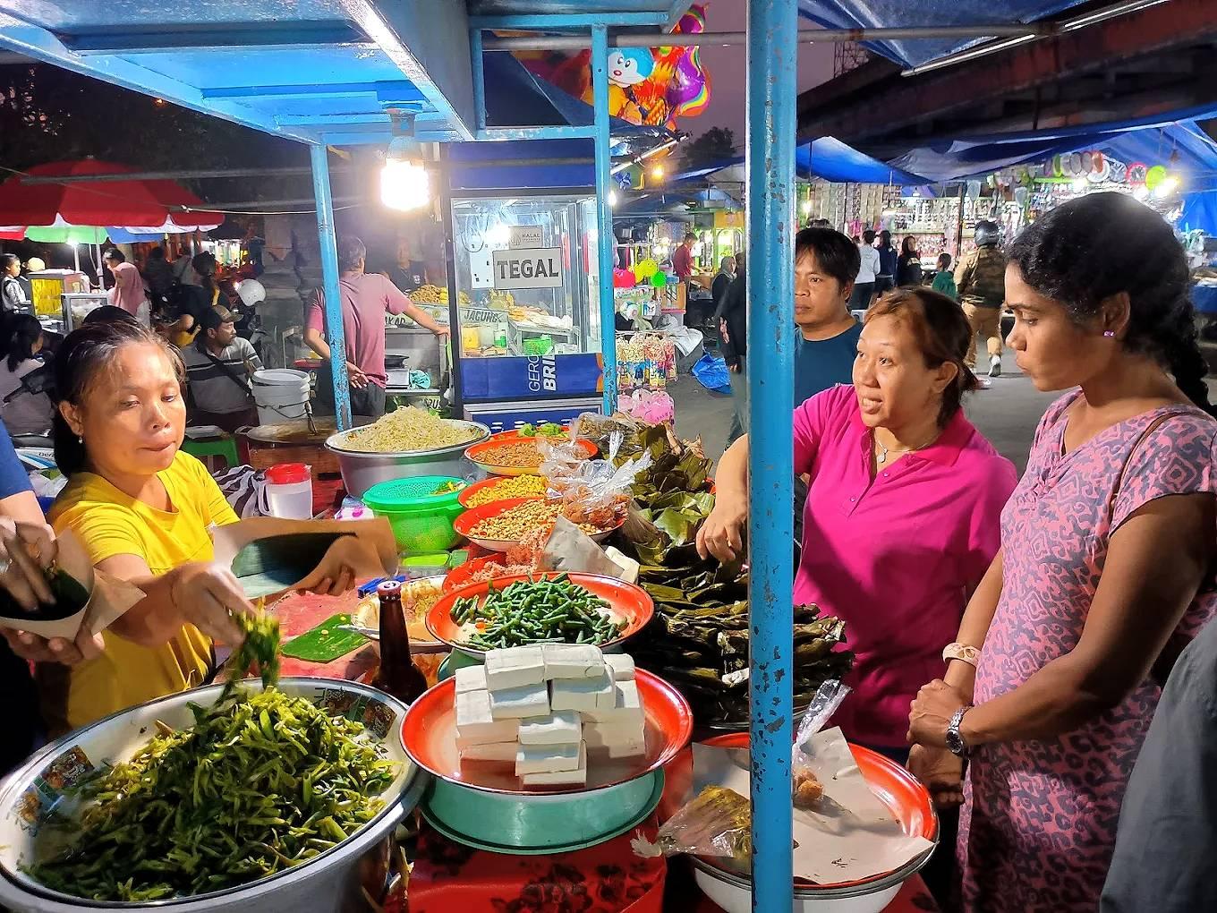 Private Ubud Night Market Food Adventure