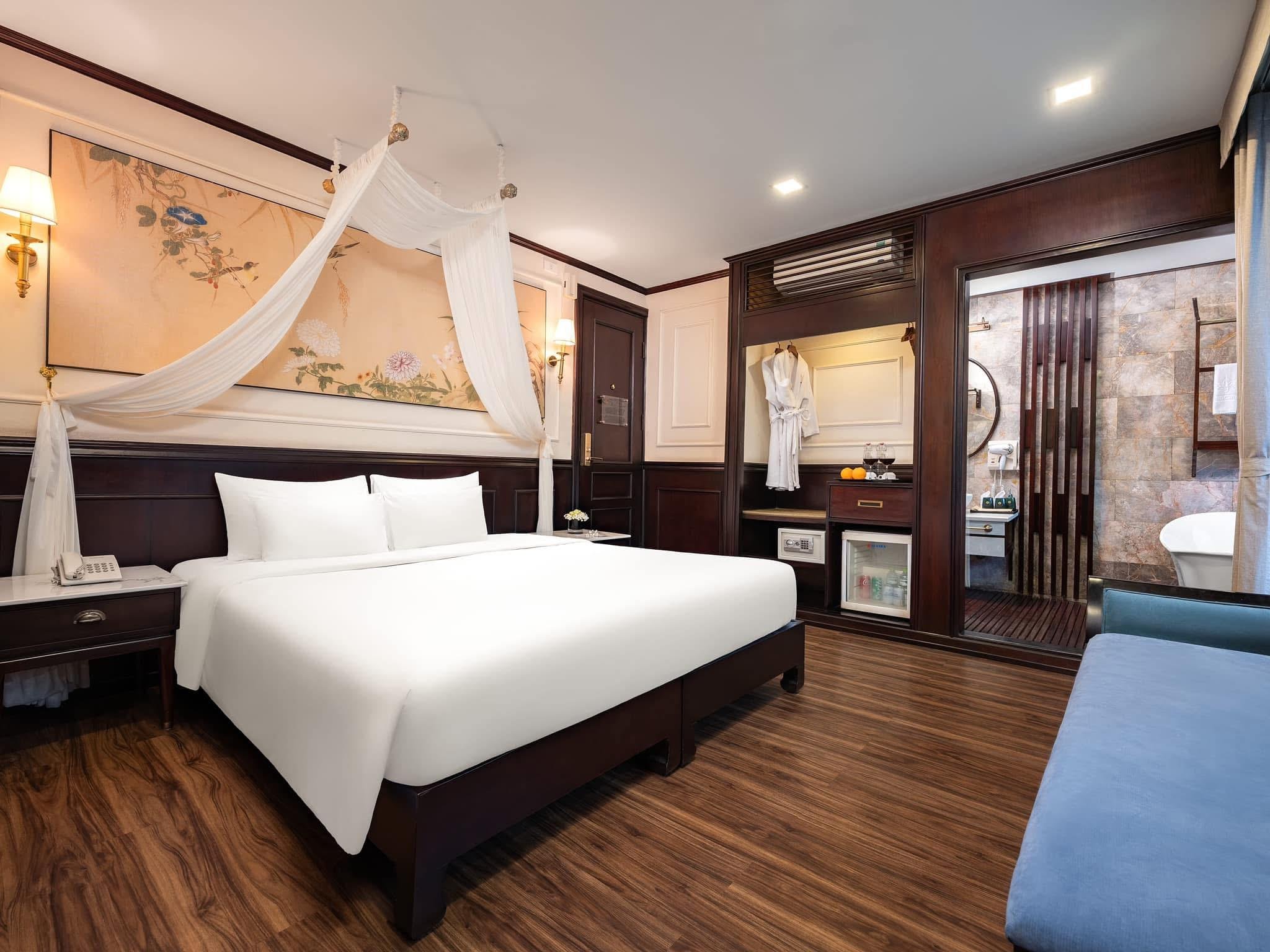 Hanoi: 2-Day Lan Ha & Halong Bay 5-Star Cruise with Private Balcony