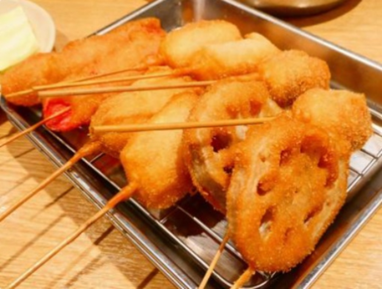 Osaka: Dotombori Gastronomy & Local Pub Crawl