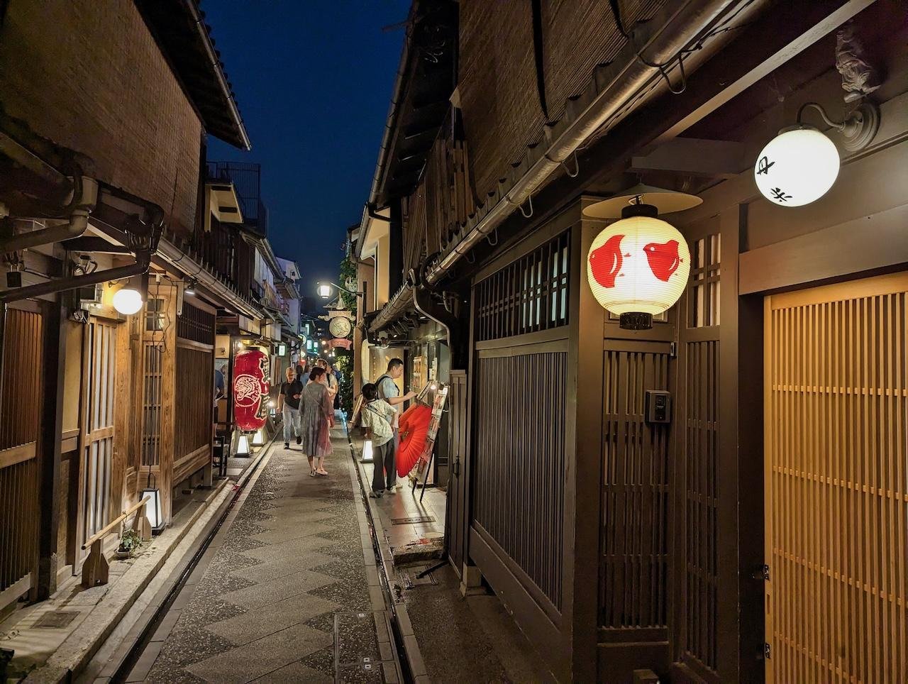 Kyoto Evening Wagyu & Sake Gion Walking Tour