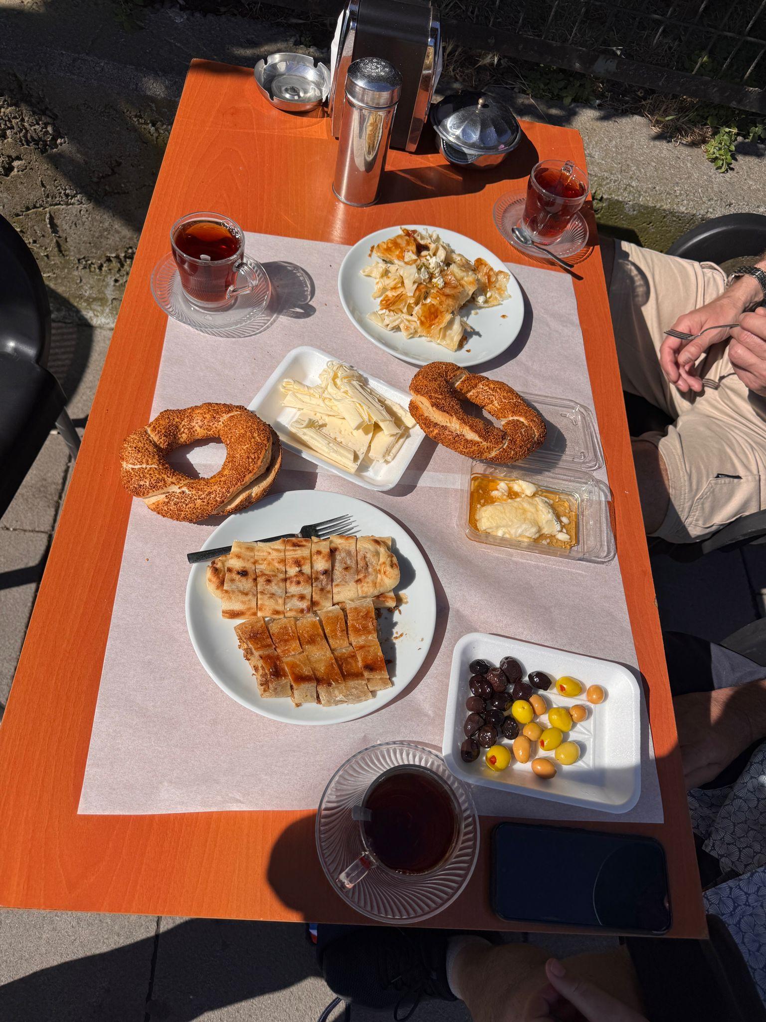 Istanbul Two-Continent Food Tour with Ferry Ride