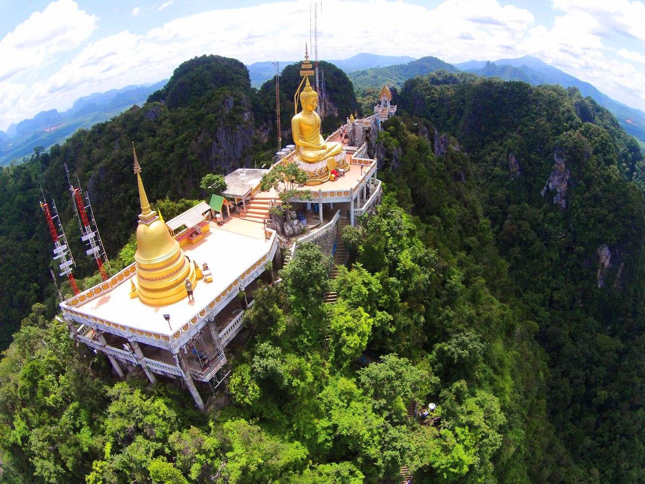 Krabi Private Day Trip: Emerald Pool, Hot Springs & Tiger Cave Temple