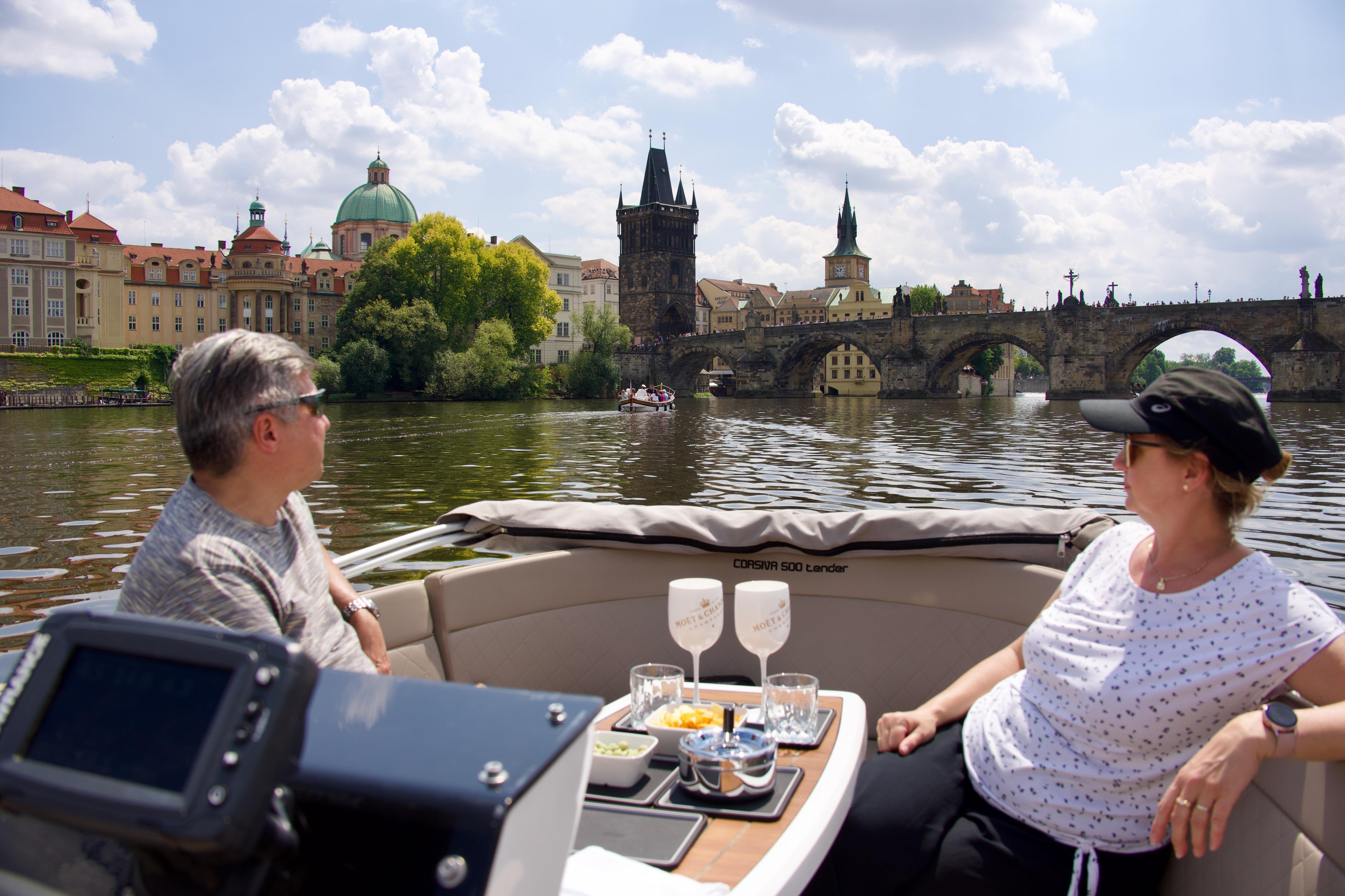 Private Vltava River Boat Tour with Prosecco