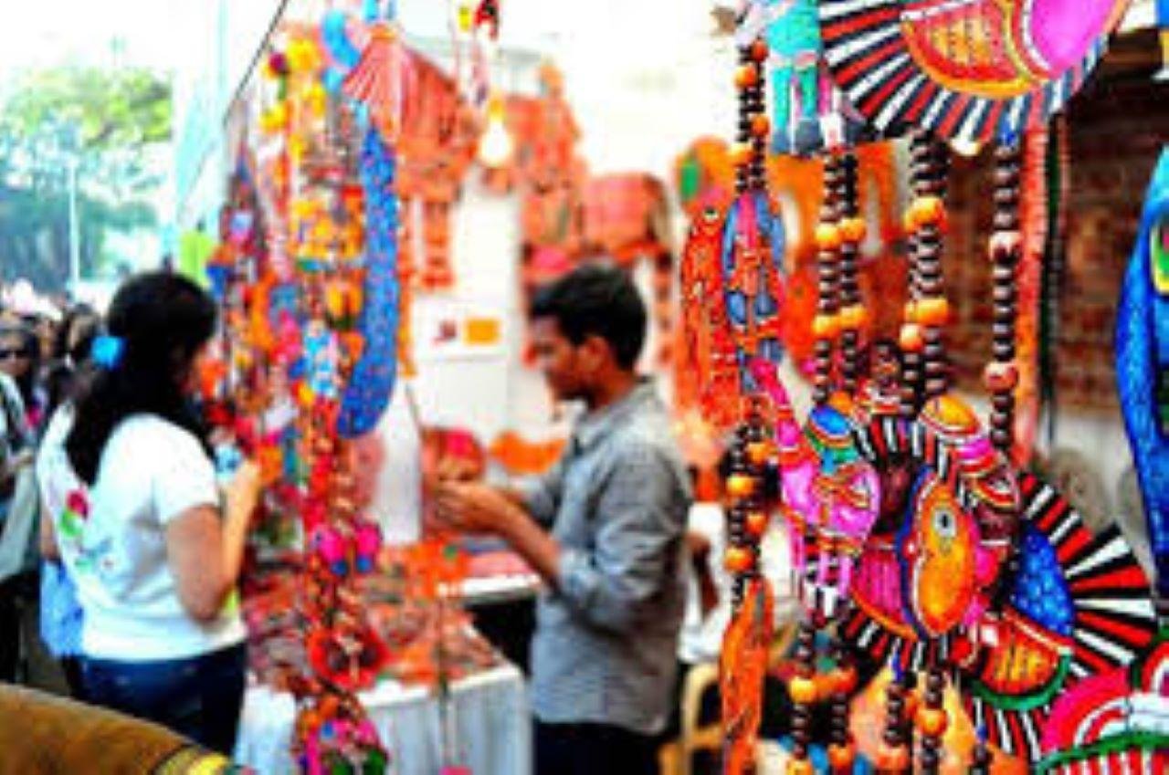 Delhi Private Female-Guided Shopping Expedition