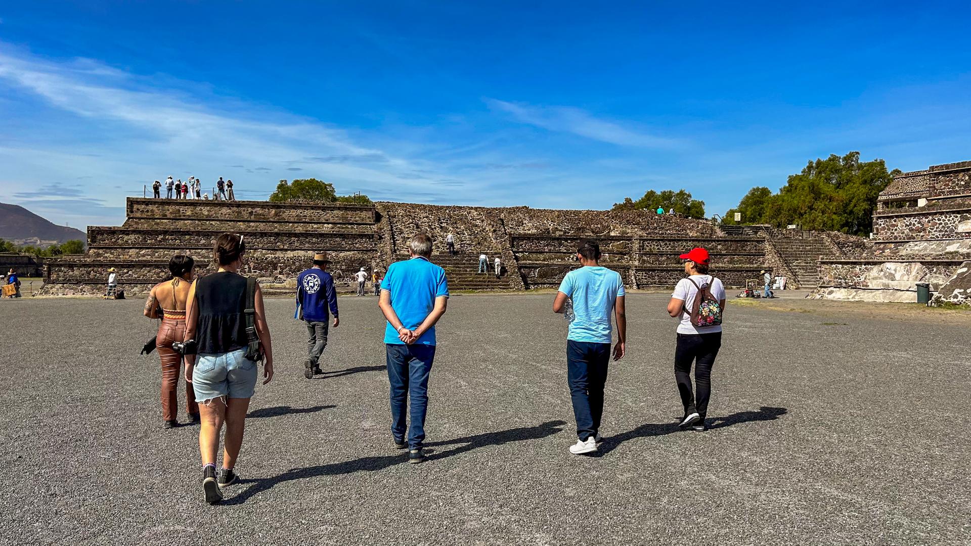 Teotihuacan, Tlatelolco & Guadalupe Shrine Full-Day Tour