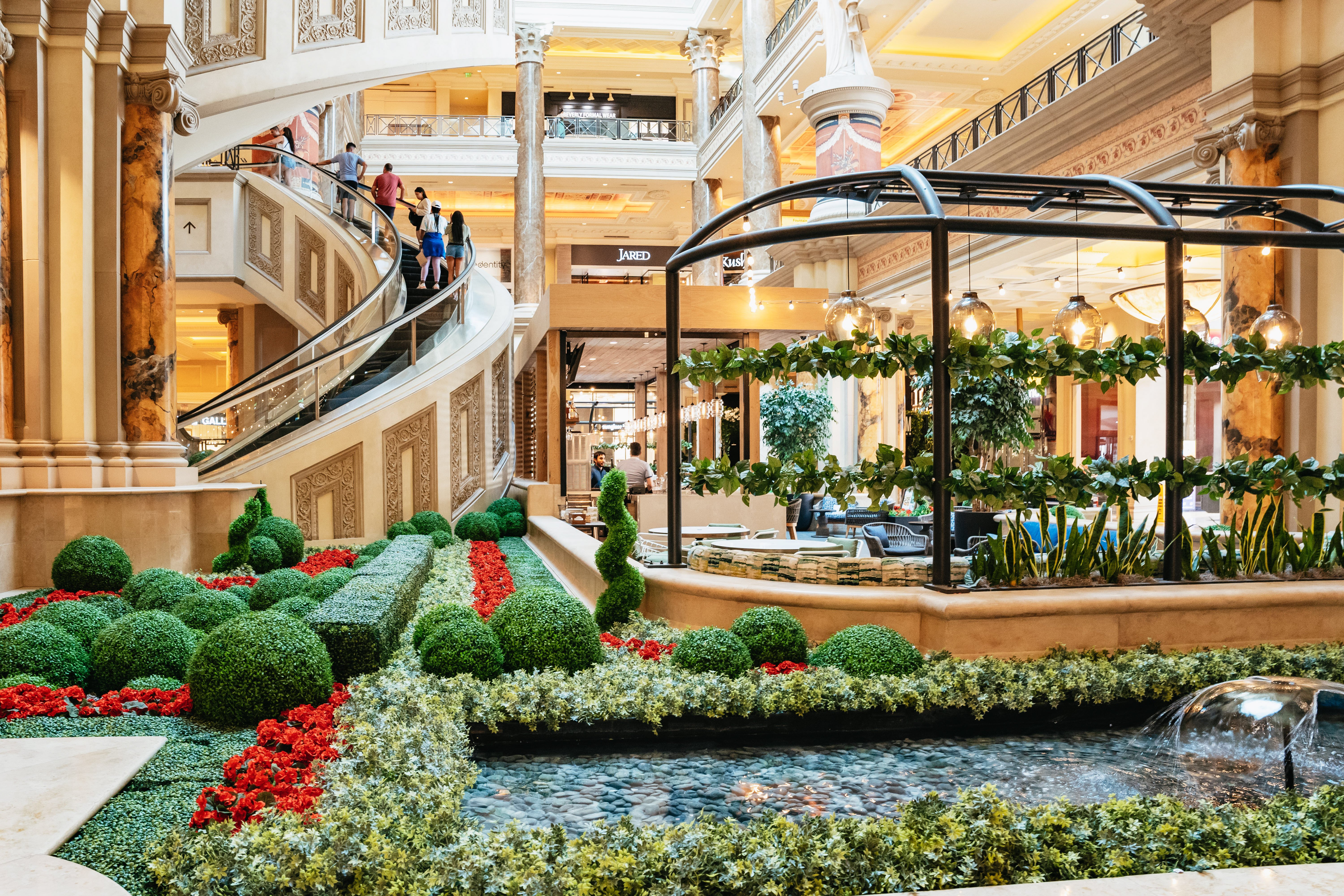 Las Vegas Strip food tour — celebrity chef dishes and venues — image 8