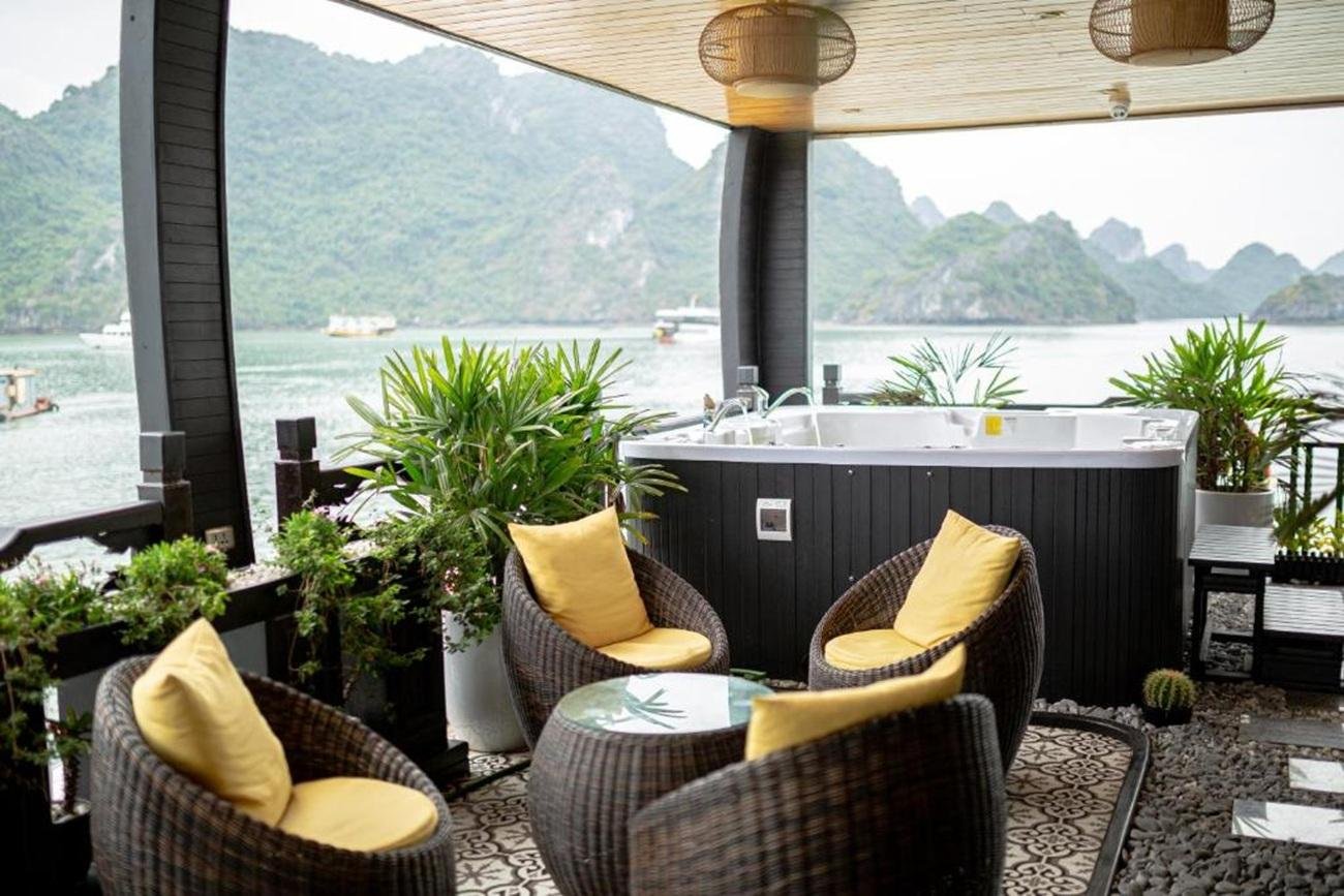 Ha Long & Lan Ha Bay 2-Day 5-Star Balcony Cruise