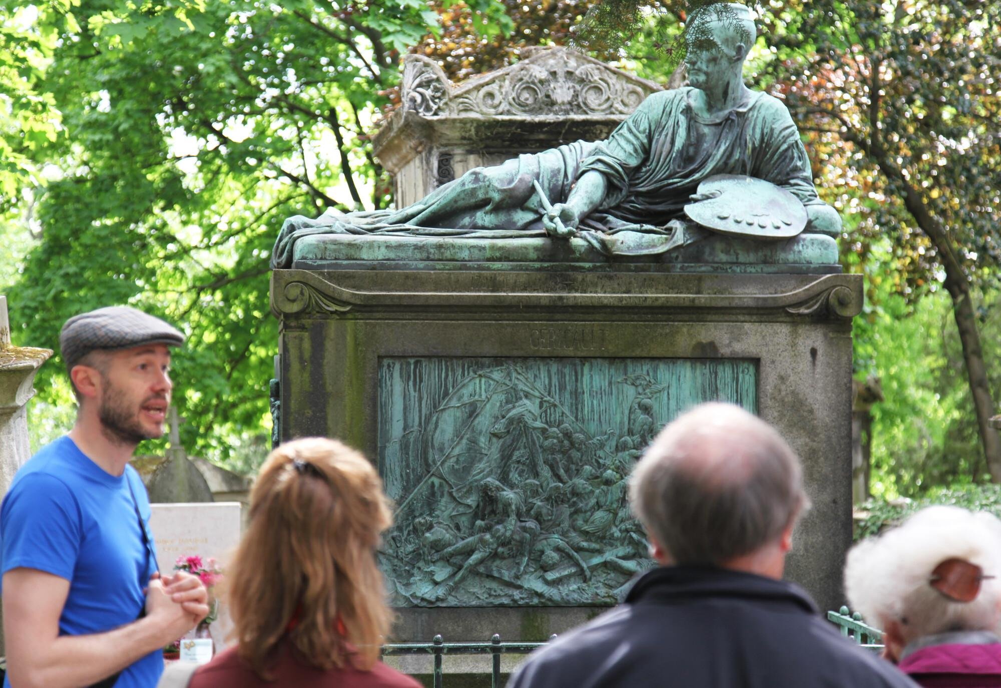 Père Lachaise Cemetery: Famous Graves Walking Tour
