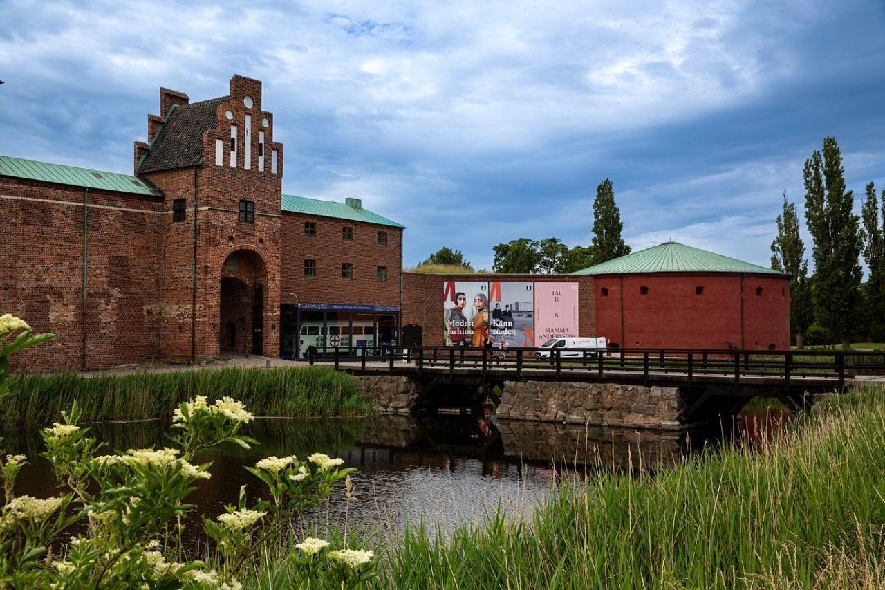 Malmö Discovery Tour from Copenhagen with Train Included